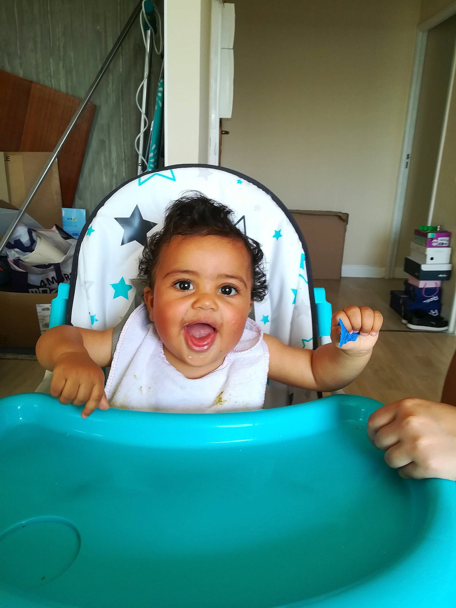 Justine participe au concours pour gagner de l'argent avec cette photo : baby, birth, child, fun, leisure, person, play, product, recreation, skin, smile, toddler, vacation