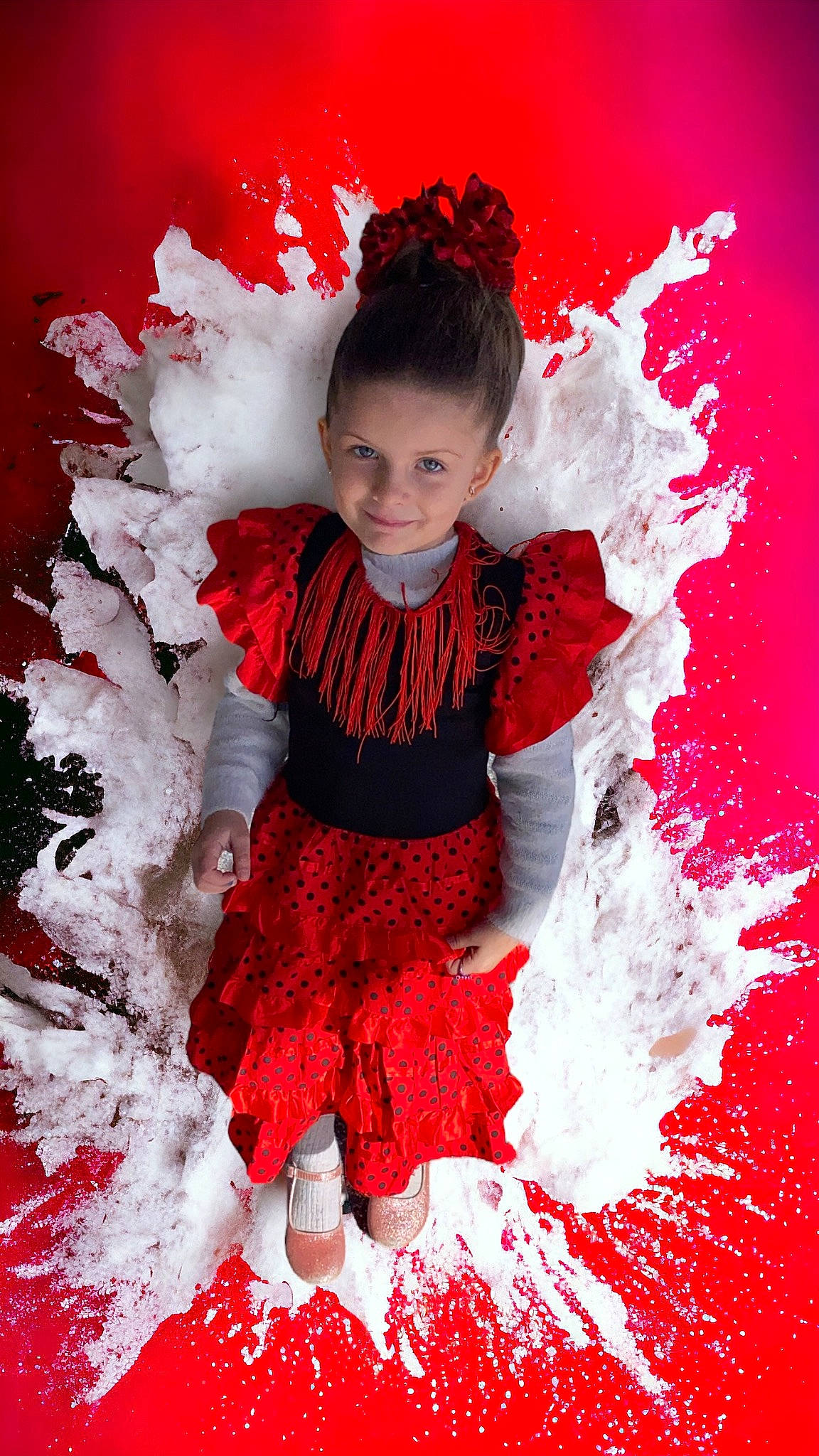 Alyna participe au concours pour gagner de l'argent avec cette photo : baby_toddler_clothing, beauty, carmine, day_dress, dress, embellishment, event, fashion_design, flash_photography, fun, fur, glove, happy, joy, magenta, person, pink, red, ruffle, sleeve
