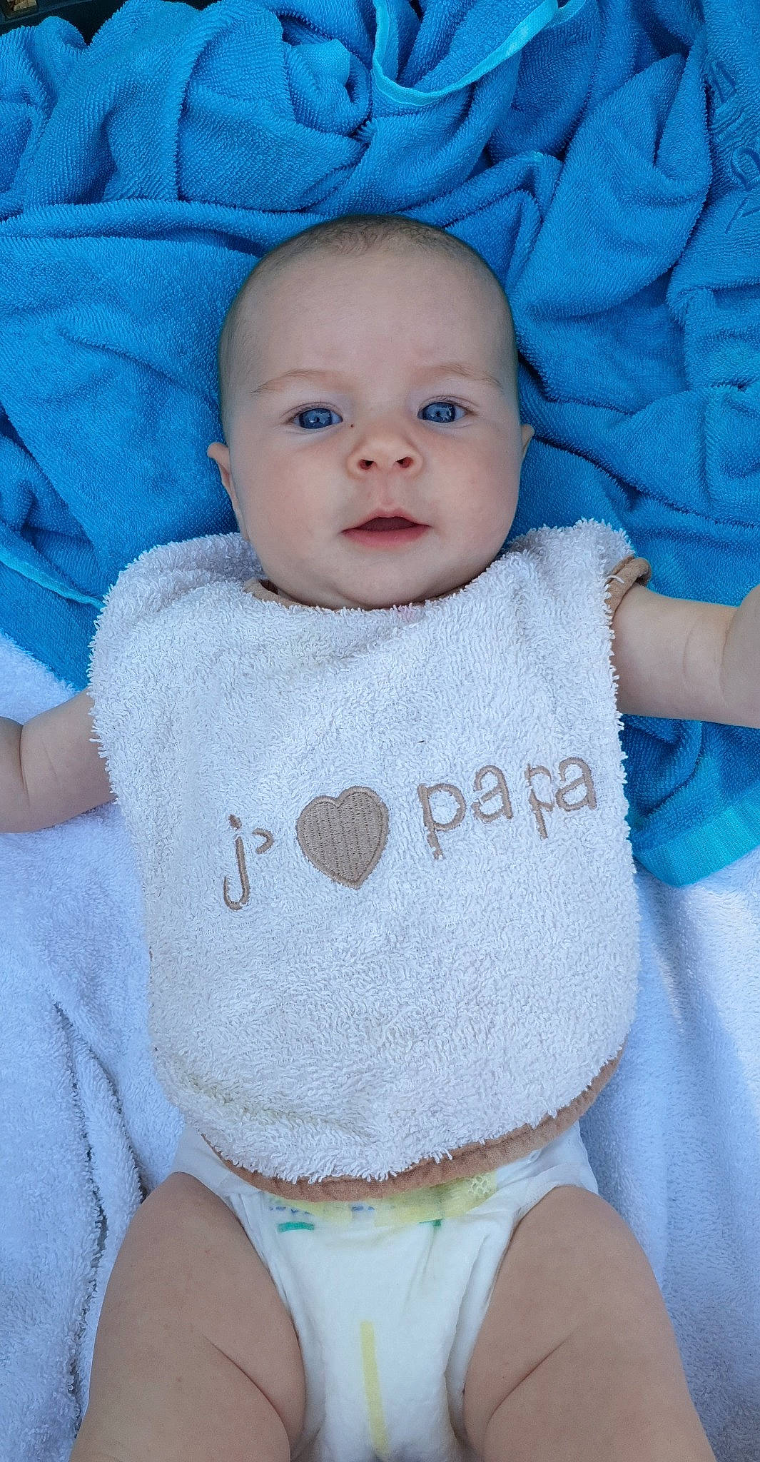 Ylana a rejoint le concours — aidez-le/la à gagner de superbes lots ! baby, baby_products, baby_toddler_clothing, blue, cheek, child, eye, head, person, product, skin, textile, toddler