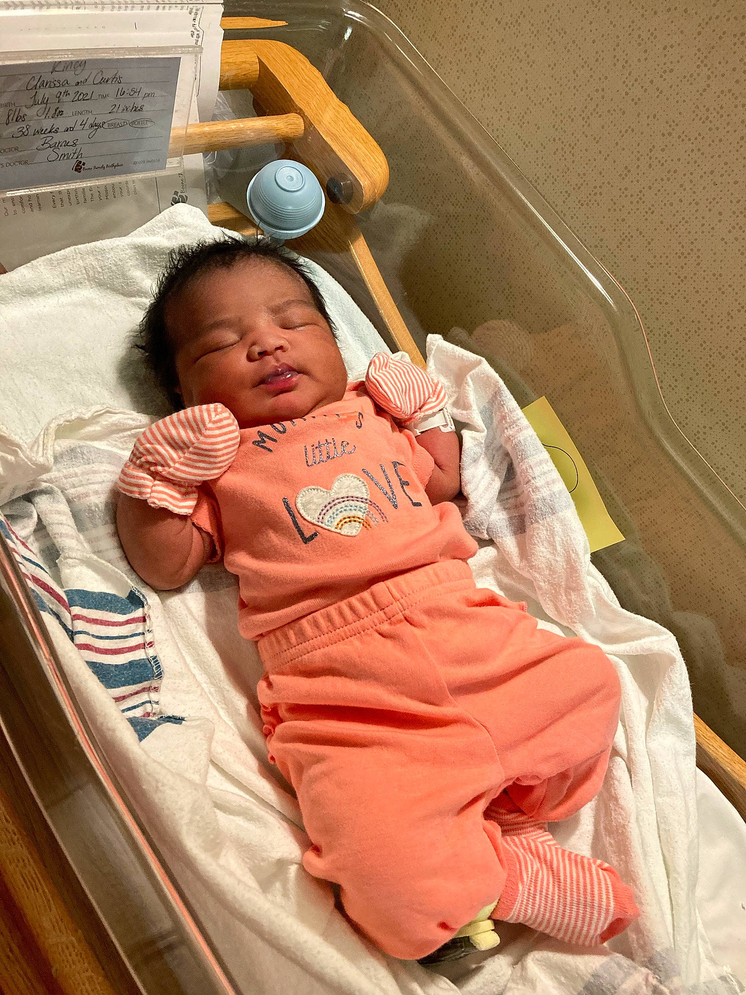 Chloe is registered to the contest to win money with this photo: abdomen, baby, baby_products, baby_safety, baby_sleeping, baby_toddler_clothing, child, comfort, event, fun, health_care, hospital_bed, infant_bed, linens, medical_equipment, person, room, service, skin, thumb