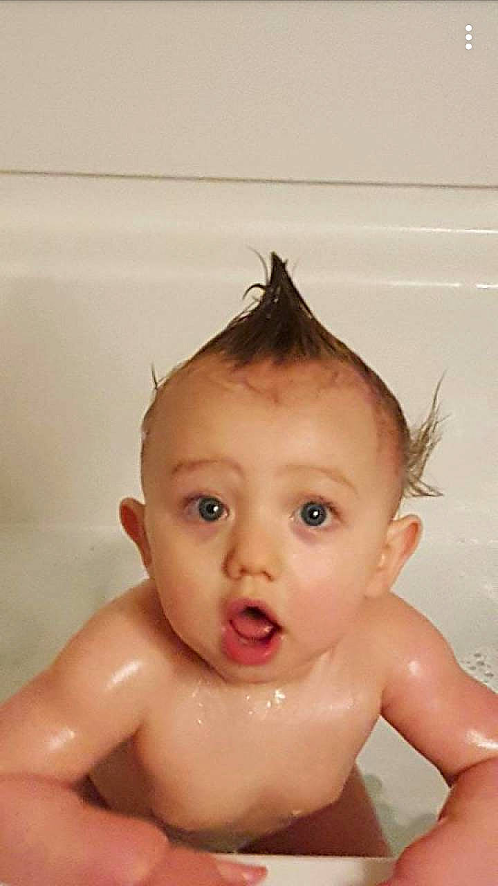 Leyton is registered to the contest to win money with this photo: baby, baby_bathing, bathing, bathtub, cheek, chest, child, chin, ear, face, forehead, hair, hairstyle, head, neck, nose, person, skin, surprise, toddler