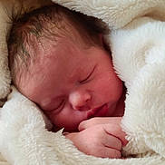 Calixte a rejoint le concours — aidez-le/la à gagner de superbes lots ! baby, blanket, child, closeup, cozy, cute, face, fingers, hand, head, infant, newborn, peaceful, portrait, resting, skin, sleeping, soft, warm, wrapped