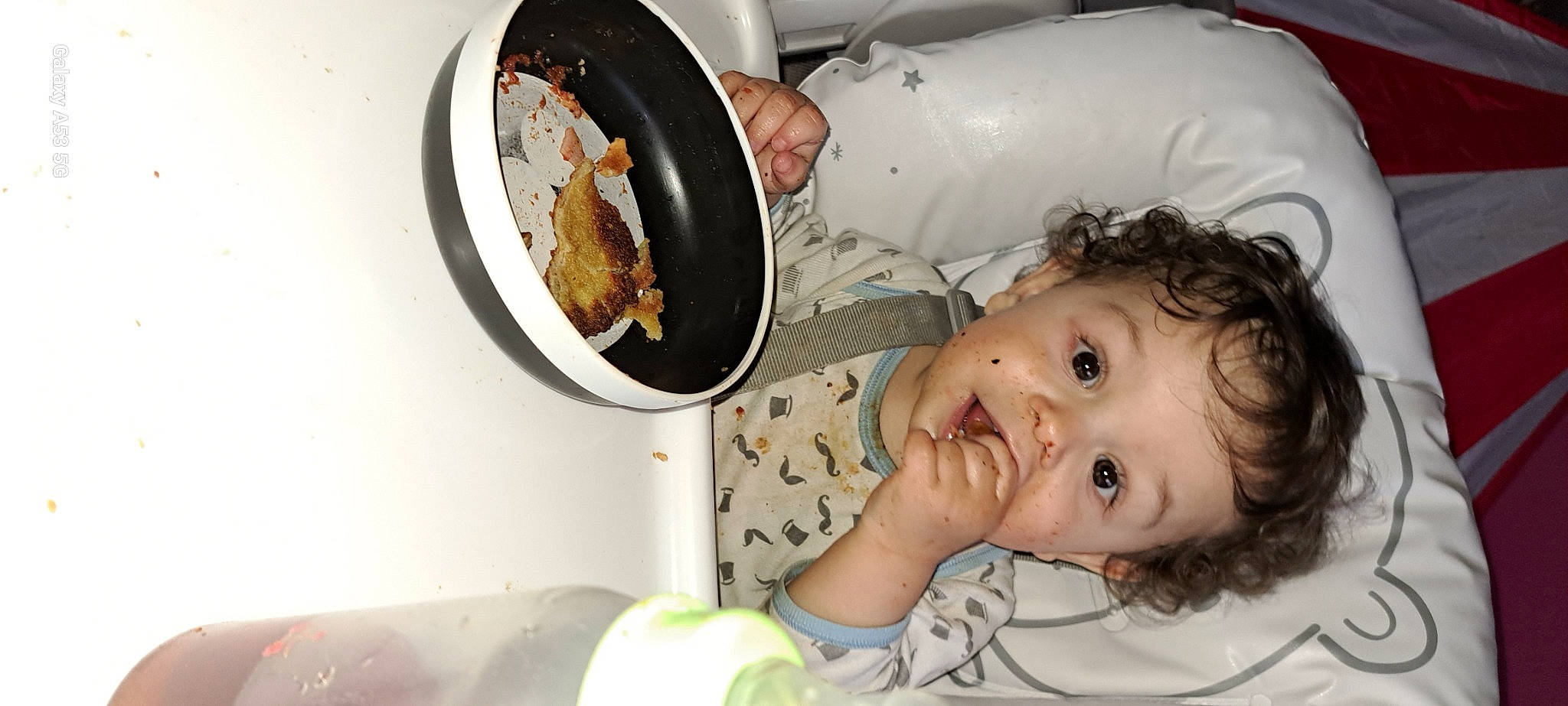Adriano participe au concours pour gagner de l'argent avec cette photo : automotive_tire, baby, baby_products, baby_toddler_clothing, child, circle, comfort_food, cooking, cookware_and_bakeware, fun, happy, organ, person, product, recipe, room, toddler