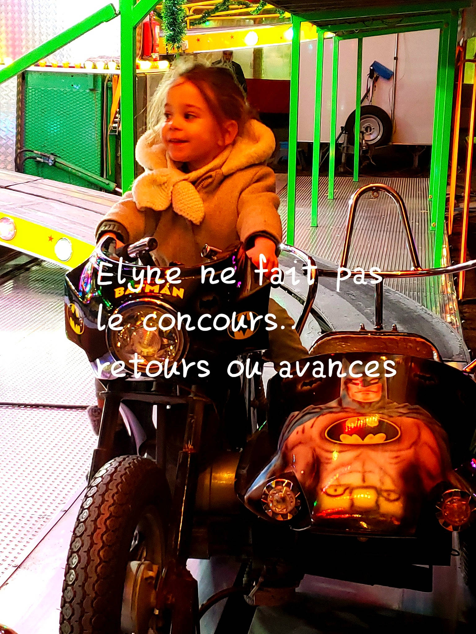 Elyne a rejoint le concours — aidez-le/la à gagner de superbes lots ! automotive_design, automotive_exterior, automotive_lighting, automotive_tire, automotive_wheel_system, fender, headlamp, motor_vehicle, motorcycle, motorcycle_accessories, motorcycling, orange, person, personal_protective_equipment, recreation, rim, thigh, tire, vehicle, wheel