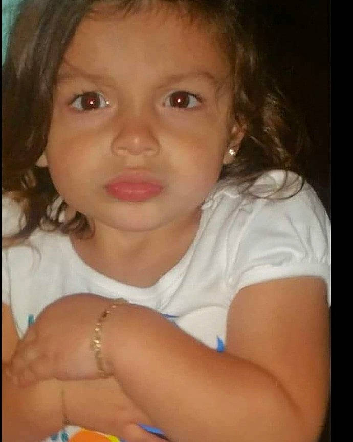 Viviana is registered to the contest to win money with this photo: black_hair, blond, brown_hair, cheek, child, child_model, chin, eyebrow, face, finger, forehead, girl, hairstyle, head, human_hair_color, lip, long_hair, mouth, nose, person