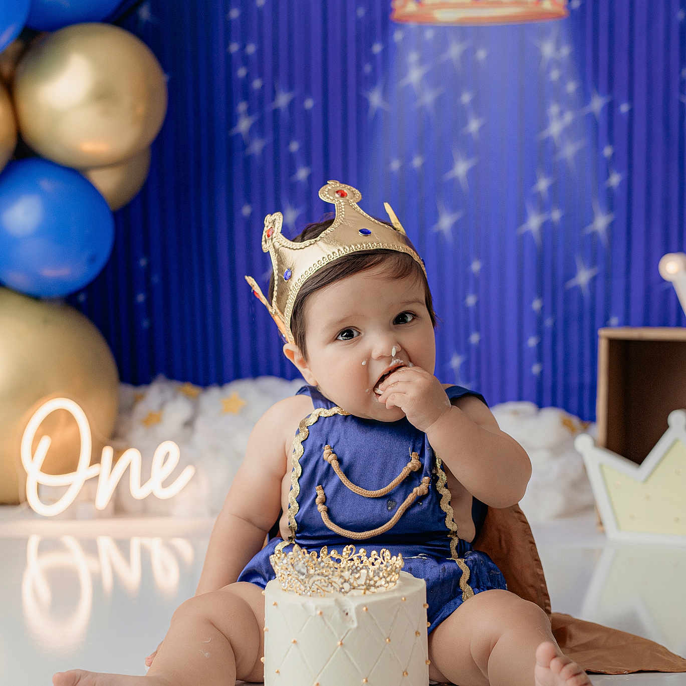 Samuel is registered to the contest to win money with this photo: accessories, baby, birthdaycake, birthdayparty, cake, cream, dessert, face, food, fun, head, icing, jewelry, party, people, person, photography, portrait, wedding, weddingcake