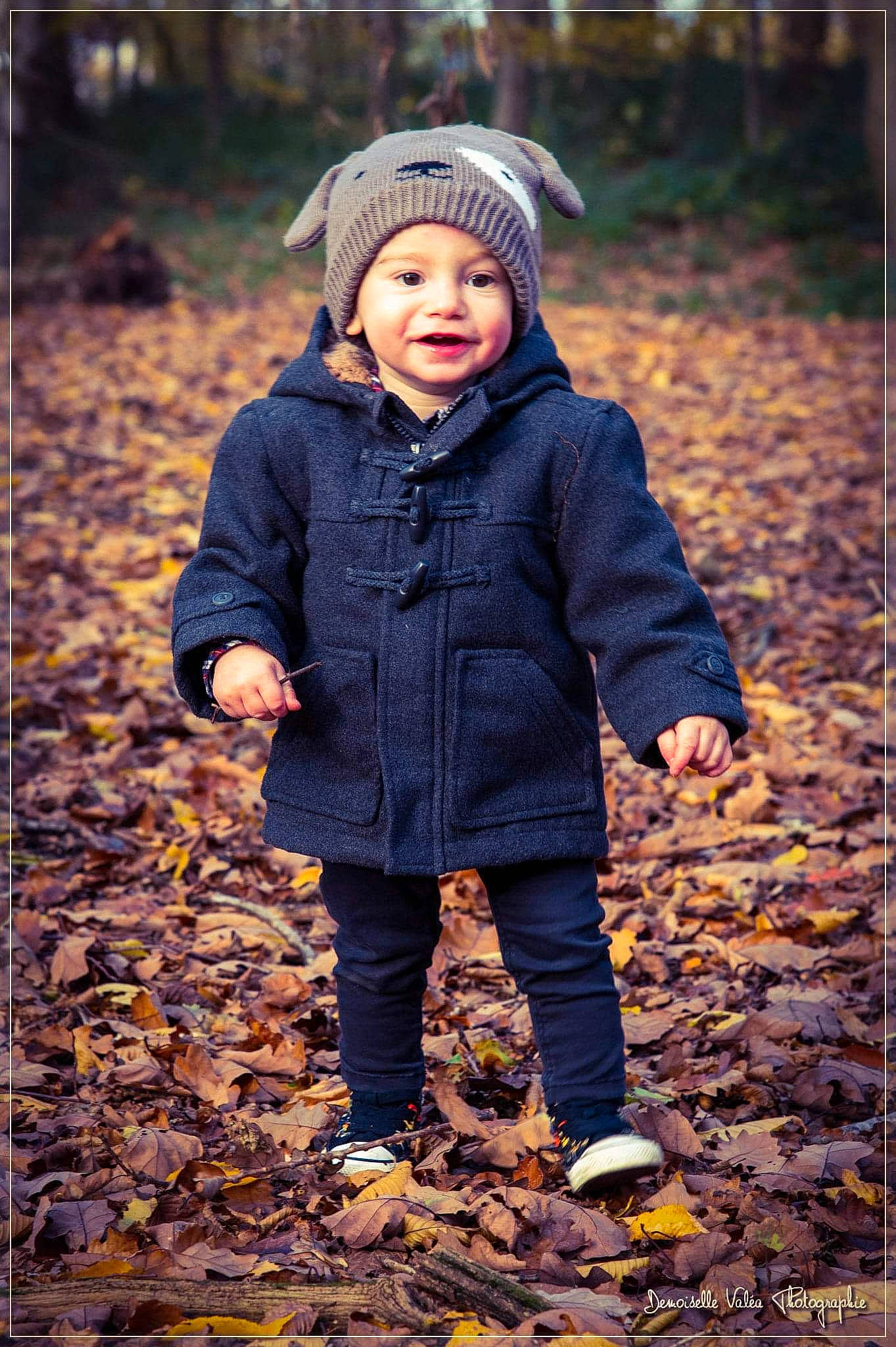 Luciano participe au concours pour gagner de l'argent avec cette photo : autumn, baby, baby_toddler_clothing, beanie, bonnet, cap, cheek, child, child_model, deciduous, headwear, hood, jacket, knit_cap, people_in_nature, person, portrait_photography, sleeve, toddler, winter