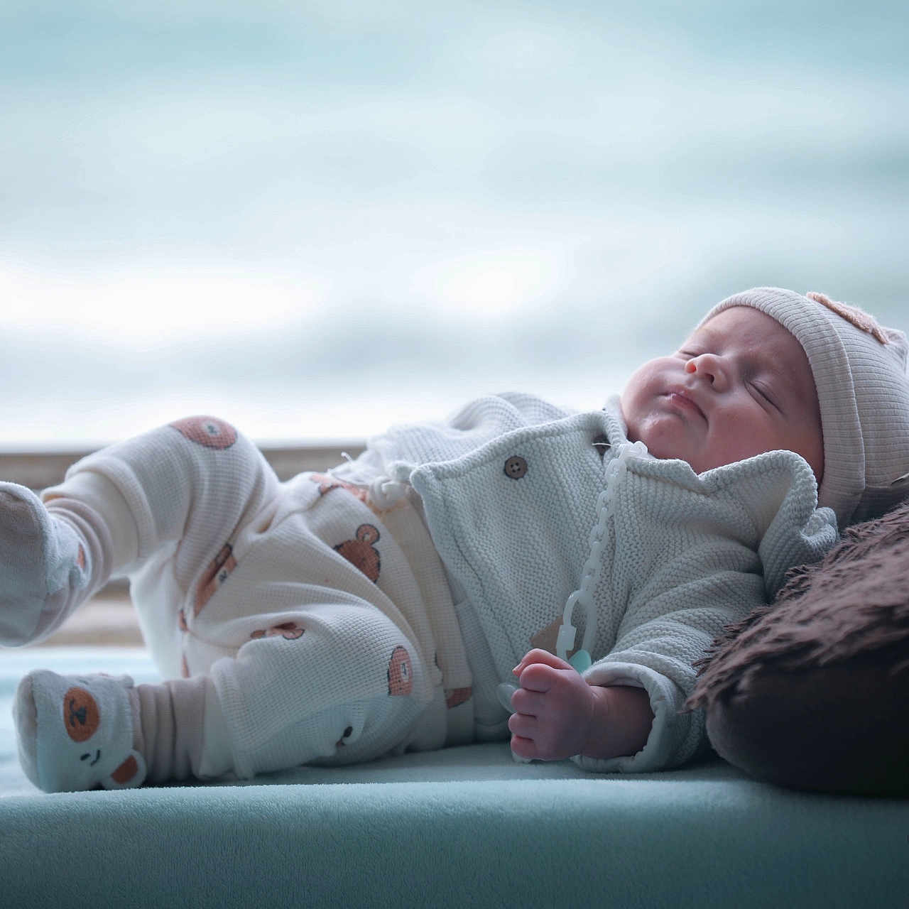 Wyatt participe au concours pour gagner de l'argent avec cette photo : baby, blanket, child, closeup, cozy_clothing, cute, cute_outfit, hat, indoors, infant, newborn, peaceful, pillow, portrait, relaxation, resting, sleeping, smile, soft_surface, warm