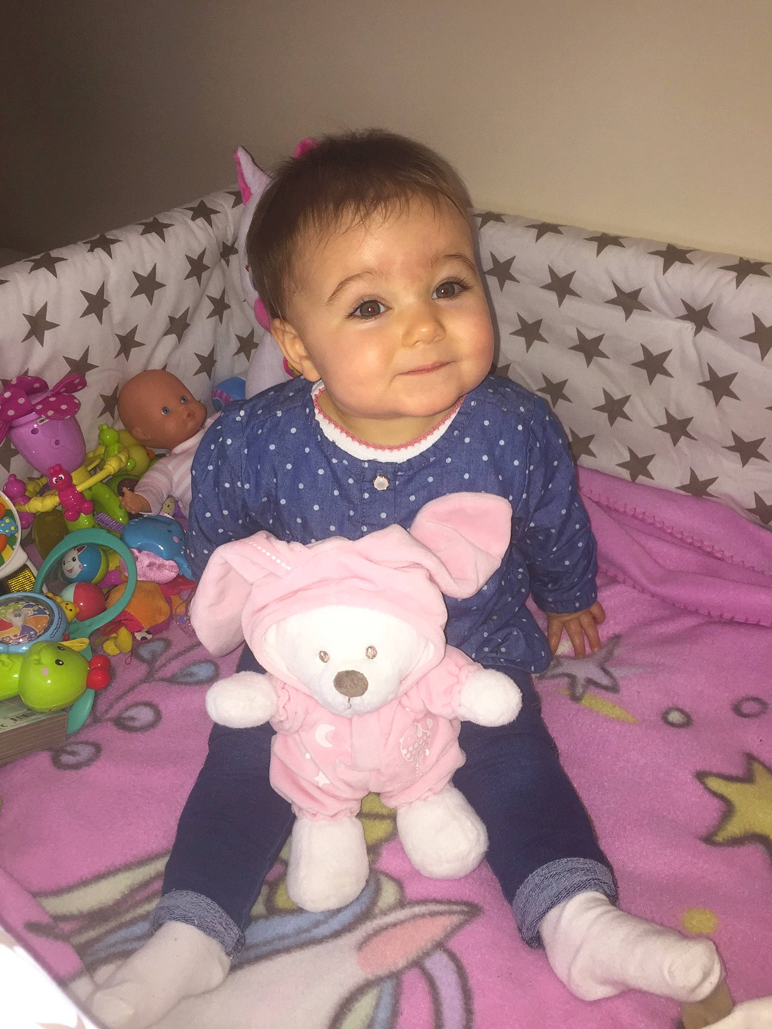 Lauriane a rejoint le concours — aidez-le/la à gagner de superbes lots ! cheek, child, day, eye, head, infant, iris, material, person, pink, play, plush, product, purple, skin, smile, stuffed_toy, teddy_bear, textile, toddler