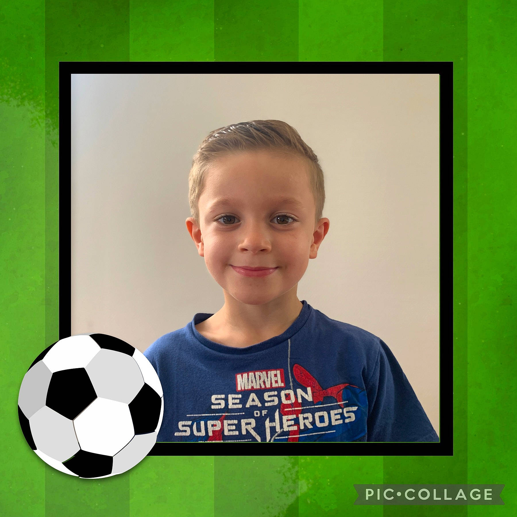 Adam a rejoint le concours — aidez-le/la à gagner de superbes lots ! ball, electronic_device, font, football, football_player, fun, gadget, grass, green, happy, joy, person, picture_frame, player, rectangle, sleeve, smile, soccer, soccer_ball, sports_equipment