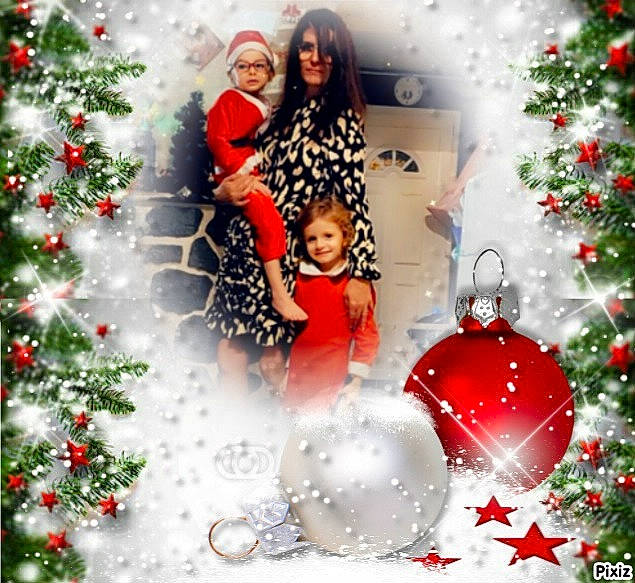 Alyssa participe au concours pour gagner de l'argent avec cette photo : beauty, branch, christmas_decoration, christmas_ornament, christmas_tree, event, facial_expression, happy, head, headwear, holiday_ornament, human_body, joy, lighting, nature, ornament, people, person, photograph, red