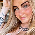 Maë Q.