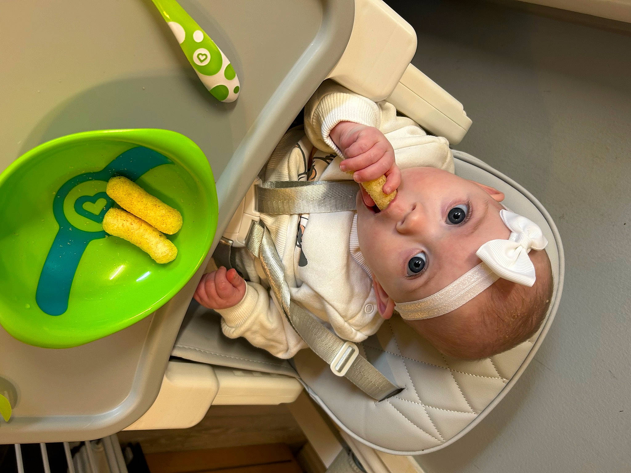 Esmè is registered to the contest to win money with this photo: animation, art, baby, baby_products, baby_safety, baby_toys, child, circle, eyelash, person, plastic, room, service, surprise, toddler, toy