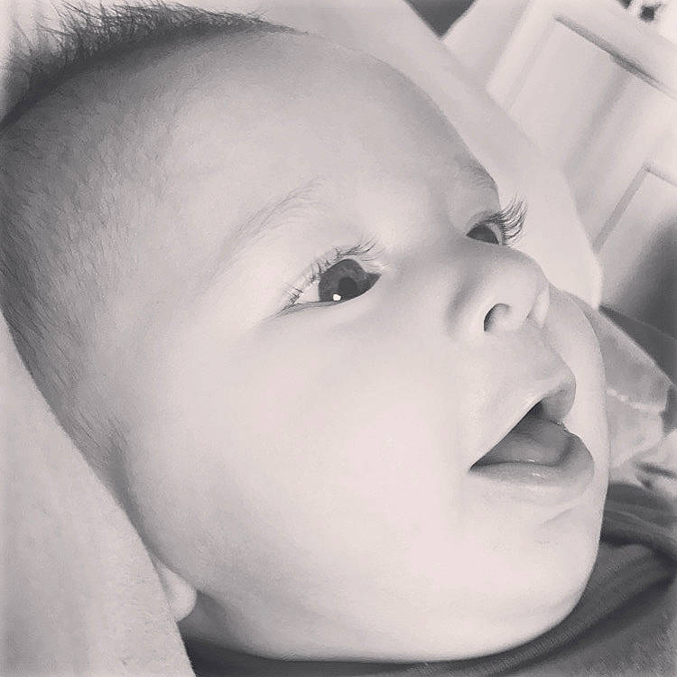 Timothée a rejoint le concours — aidez-le/la à gagner de superbes lots ! baby, beauty, black_and_white, cheek, child, chin, close_up, eye, eyebrow, face, facial_expression, head, lip, mouth, nose, person, photograph, photography, skin, toddler