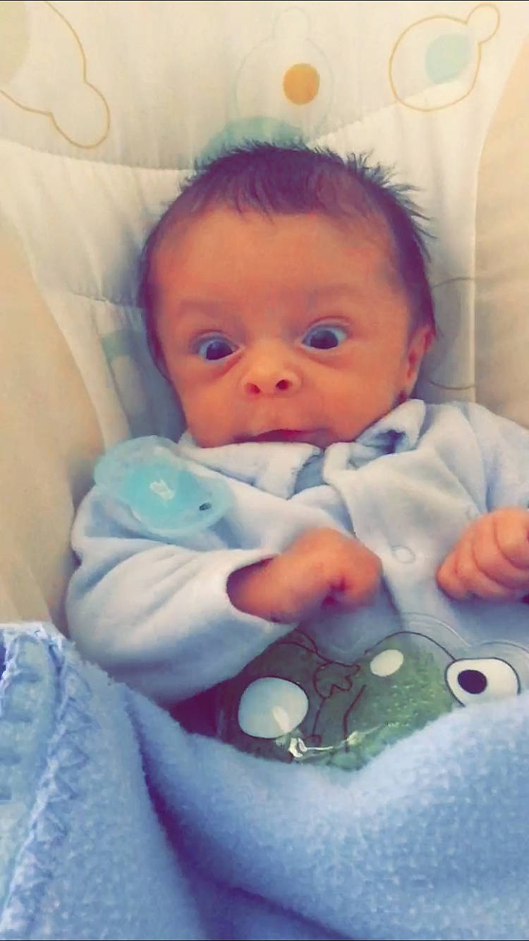 Ezzio participe au concours pour gagner de l'argent avec cette photo : baby, baby_products, bedtime, cheek, child, eye, lip, mouth, nose, person, product, skin, smile, toddler