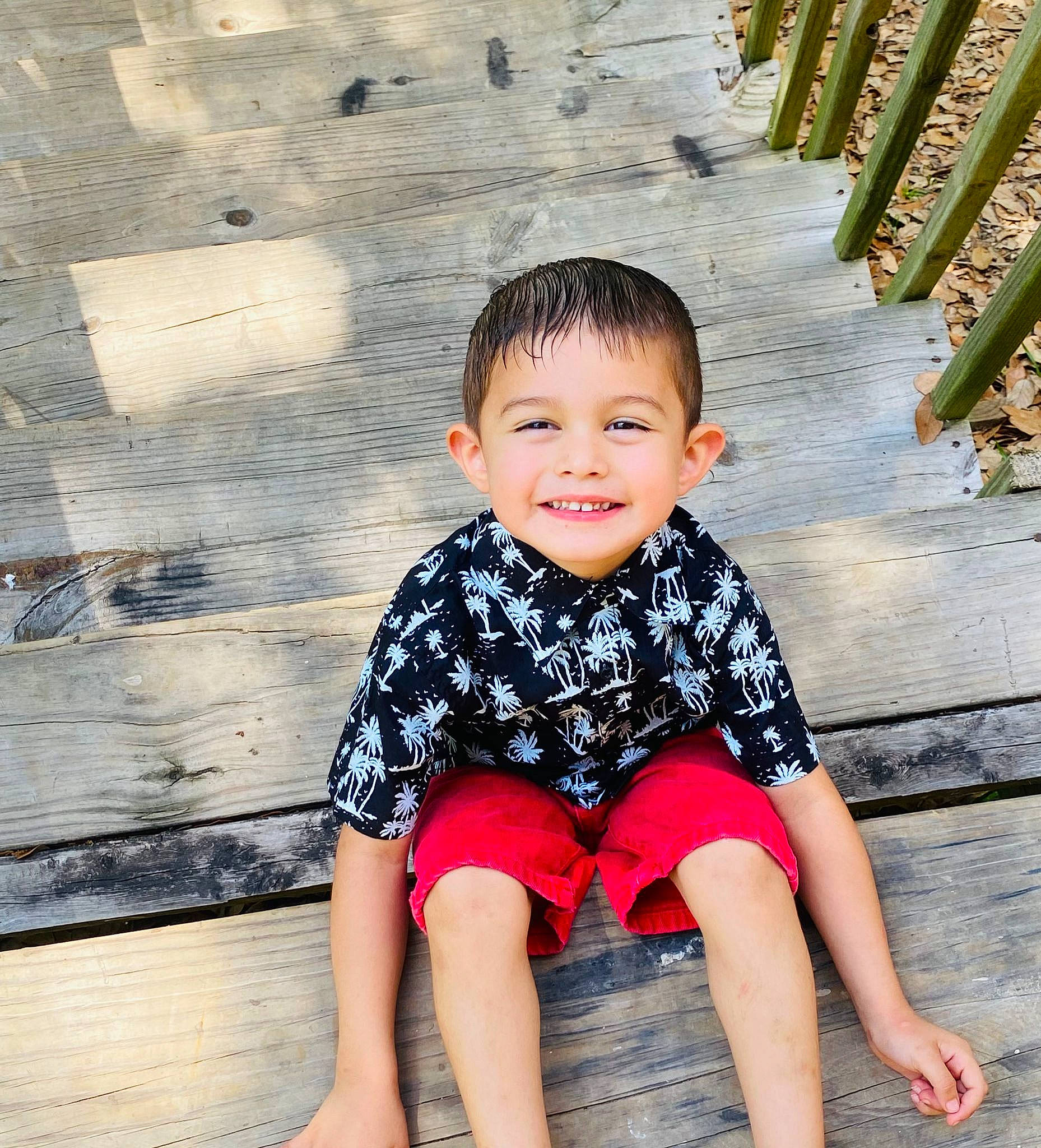 Dariel is registered to the contest to win money with this photo: baby_toddler_clothing, barefoot, chin, eye, flash_photography, fun, happy, joy, leisure, organ, pattern, person, photograph, skin, sleeve, smile, standing, t_shirt, thigh, toddler