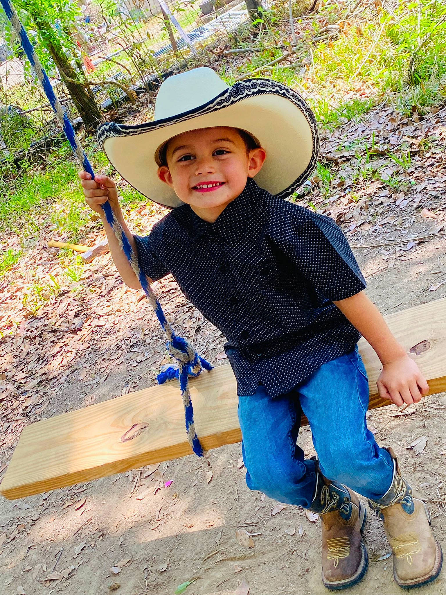 Dariel is registered to the contest to win money with this photo: baby_toddler_clothing, cap, clothing, electric_blue, footwear, fun, grass, happy, hat, headwear, joy, leisure, people_in_nature, person, plant, recreation, smile, sneakers, soil, sun_hat