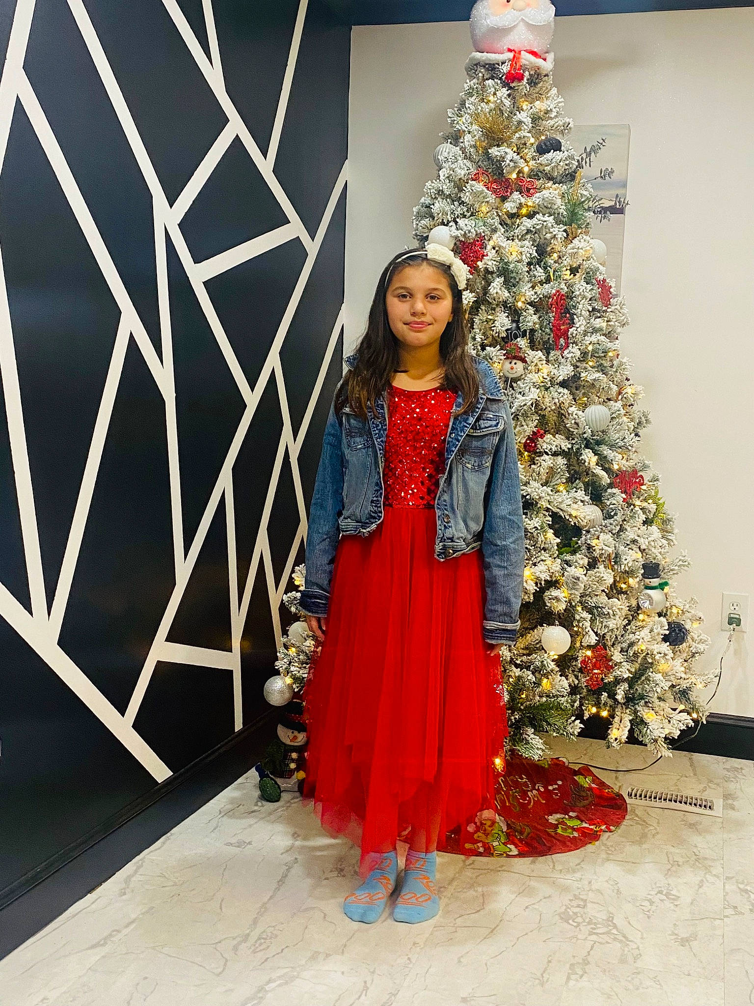 Alyssia joined the competition — help win amazing prizes! beauty, christmas_decoration, christmas_ornament, christmas_tree, dress, event, evergreen, fashion, fashion_design, formal_wear, fun, holiday, holiday_ornament, joy, ornament, outerwear, person, plant, sleeve, smile