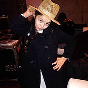 Erika participe au concours pour gagner de l'argent avec cette photo :