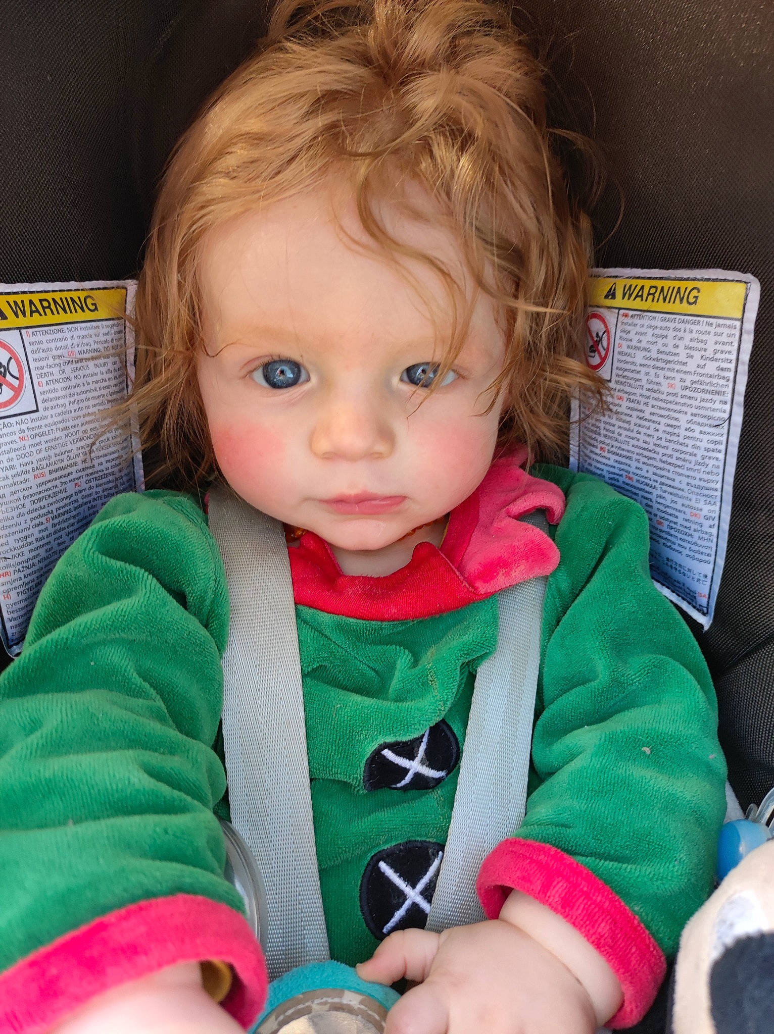 Wyatt a rejoint le concours — aidez-le/la à gagner de superbes lots ! baby, baby_carriage, baby_toddler_clothing, blond, brown_hair, cheek, child, comfort, eye, eyelash, fun, hair, iris, nail, nose, person, sitting, skin, sleeve, thumb