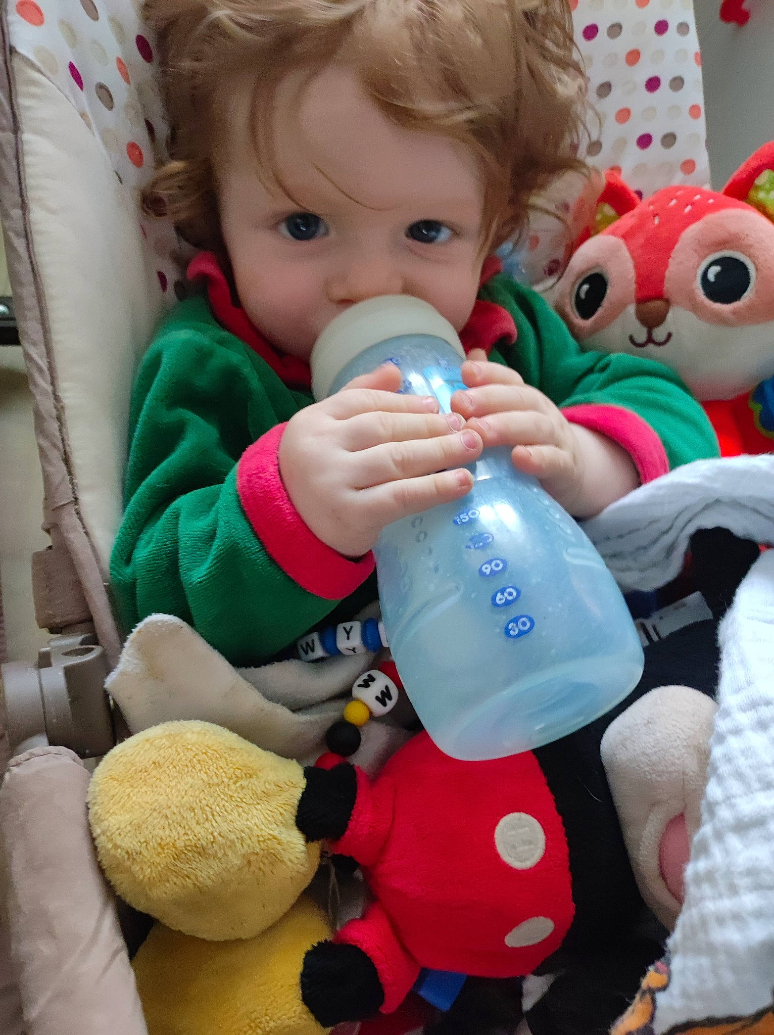 Wyatt participe au concours pour gagner de l'argent avec cette photo : baby, baby_products, baby_toddler_clothing, cheek, child, drinkware, event, fictional_character, fun, happy, organ, person, plastic_bottle, product, skin, snapshot, stuffed_toy, textile, toddler, toy