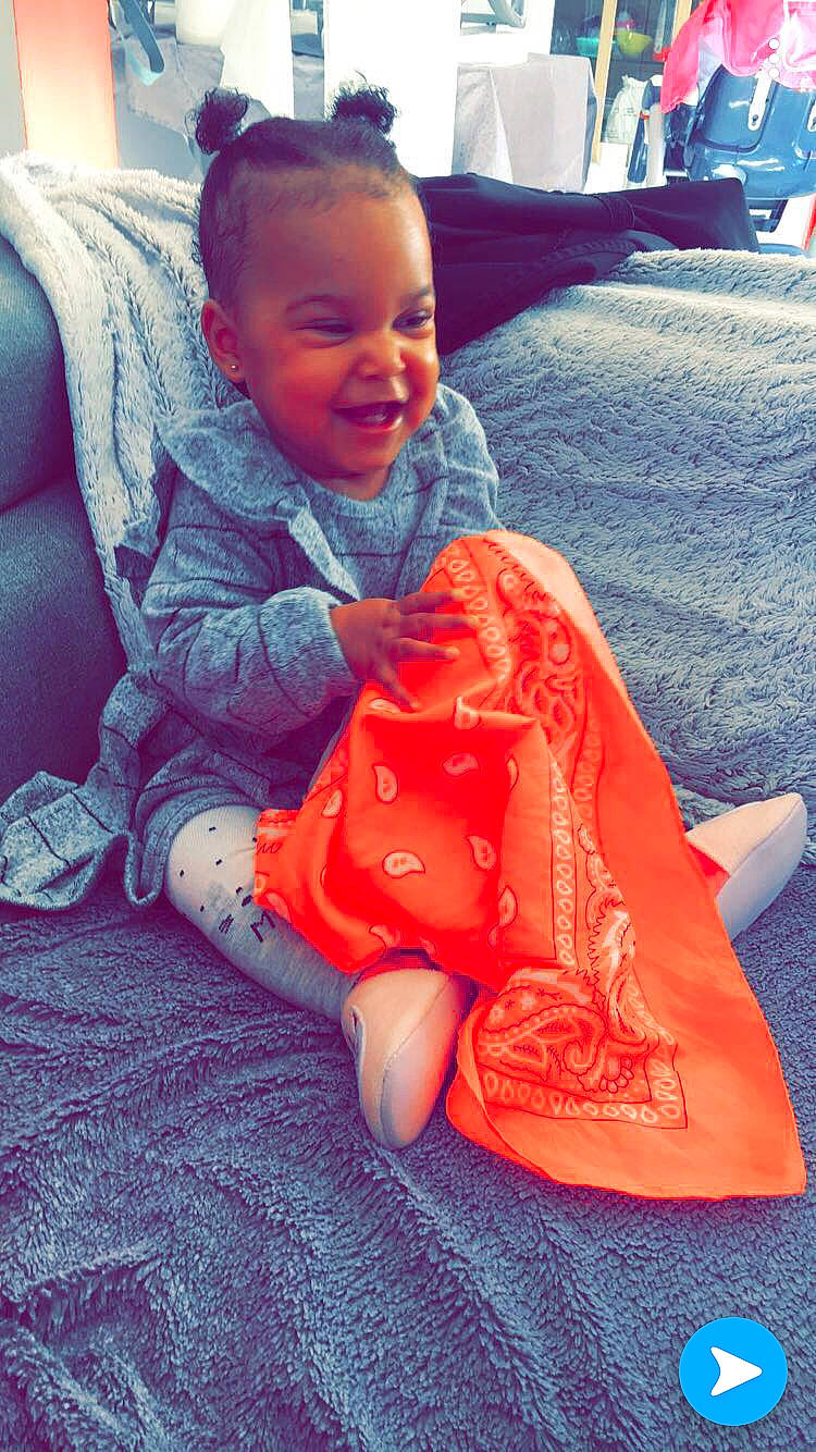 Kaelee a rejoint le concours — aidez-le/la à gagner de superbes lots ! child, cool, day, fun, girl, happiness, infant, joy, person, pink, play, product, purple, red, sitting, skin, smile, textile, toddler