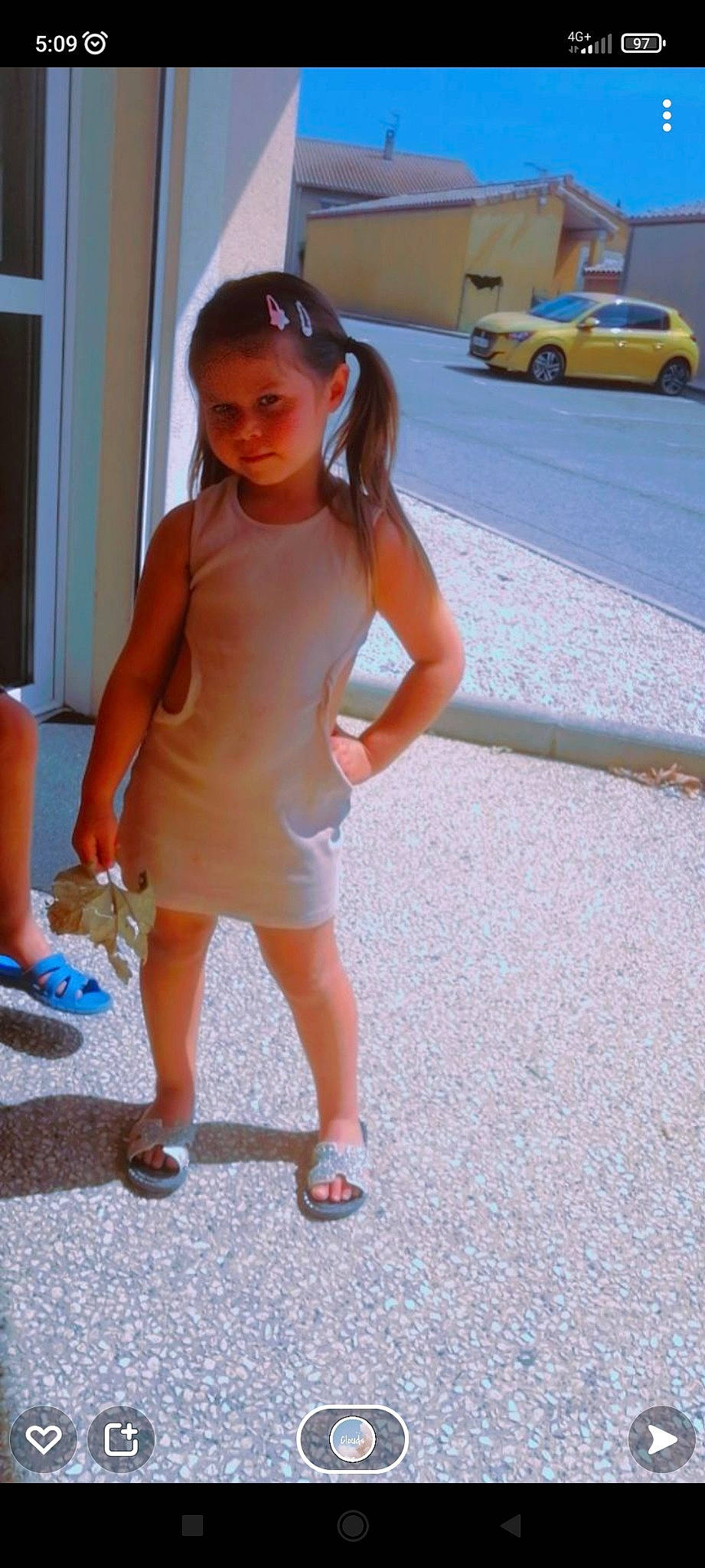 Shanon participe au concours pour gagner de l'argent avec cette photo : day_dress, dress, flip_flops, flooring, hair, human_body, human_leg, joint, knee, leg, one_piece_garment, person, sandal, shoulder, thigh, tire, toddler, vehicle_door, waist, wheel