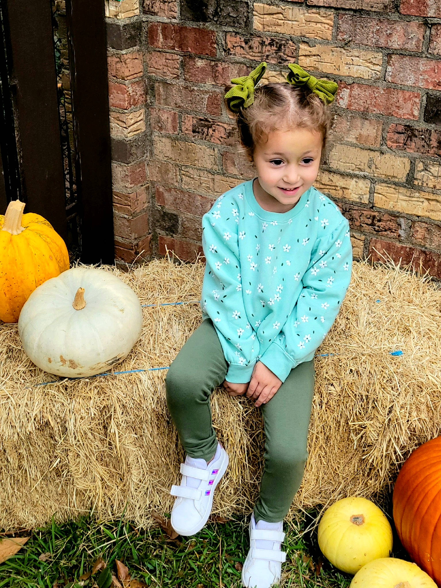 Kylin is registered to the contest to win money with this photo: baby_toddler_clothing, calabaza, cucurbita, fun, gourd, grass, happy, head, joy, leaf, leg, natural_foods, people_in_nature, person, pumpkin, smile, sneakers, squash, toddler, winter_squash