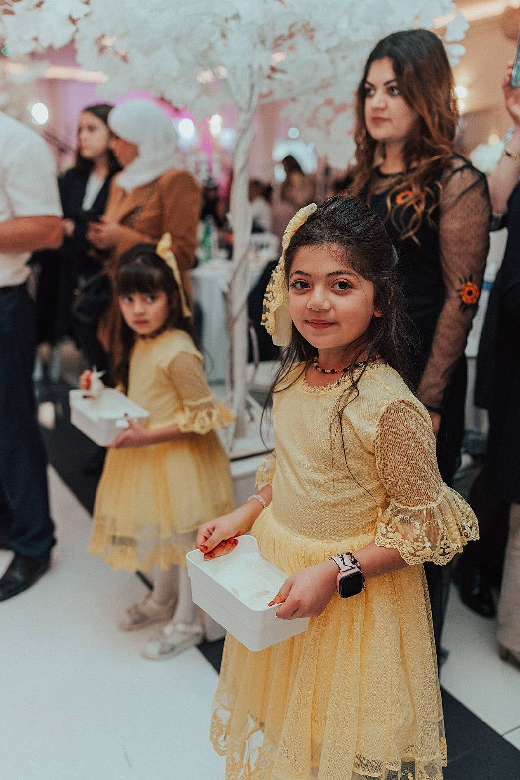 Miraç Demet a rejoint le concours — aidez-le/la à gagner de superbes lots ! blurred, dress, face, fashion, fashion_design, flooring, fun, gown, hair, hairstyle, happy, head, interaction, joy, person, pink, shoe, skin, smile, social_group