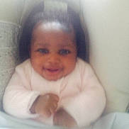 Fadila participe au concours pour gagner de l'argent avec cette photo :