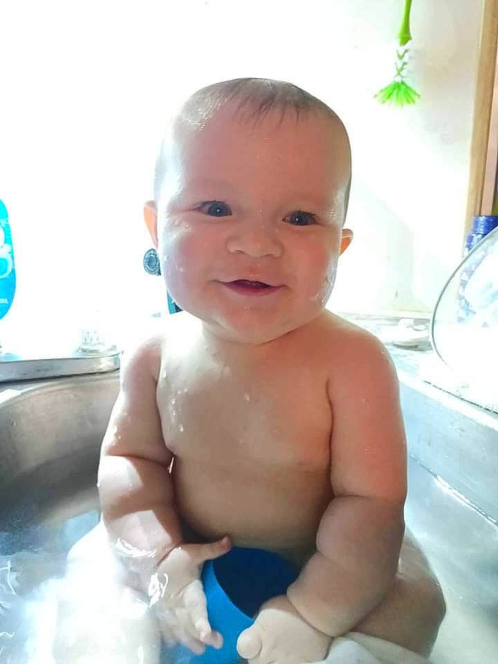 Phillip is registered to the contest to win money with this photo: baby, baby_bathing, bathing, bathroom, cheek, chest, child, fluid, fun, green, happy, leisure, person, plumbing, plumbing_fixture, skin, smile, thumb, toddler, trunk