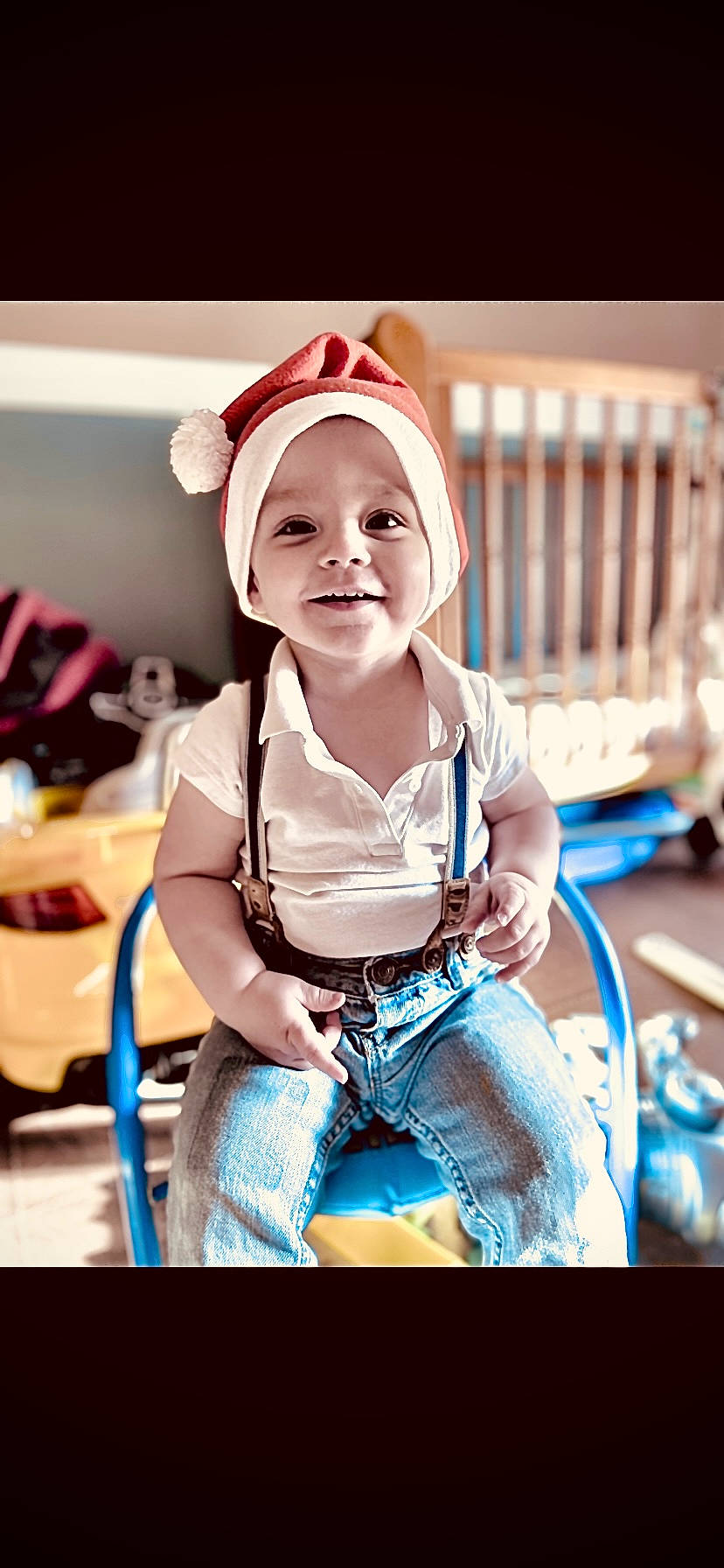 Gabin a rejoint le concours — aidez-le/la à gagner de superbes lots ! baby, baby_toddler_clothing, baseball_cap, cap, chair, child, cool, denim, electric_blue, flash_photography, fun, grass, happy, headwear, jeans, joy, leisure, person, sitting, skin