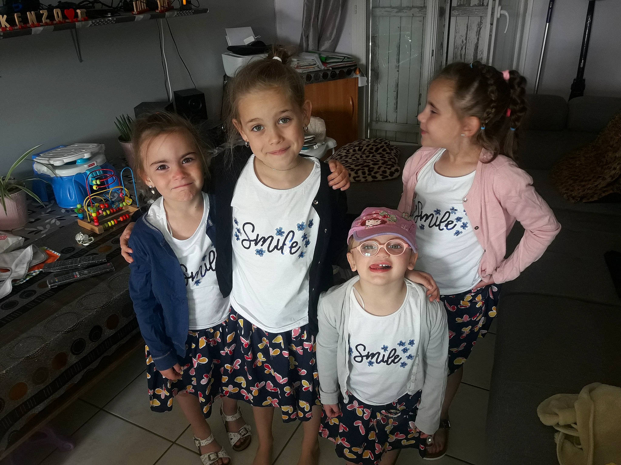 Marlay participe au concours pour gagner de l'argent avec cette photo : black, chair, child, event, eye, facial_expression, flooring, fun, hairstyle, happy, headwear, iris, joy, party, person, shorts, sitting, sleeve, smile, snapshot
