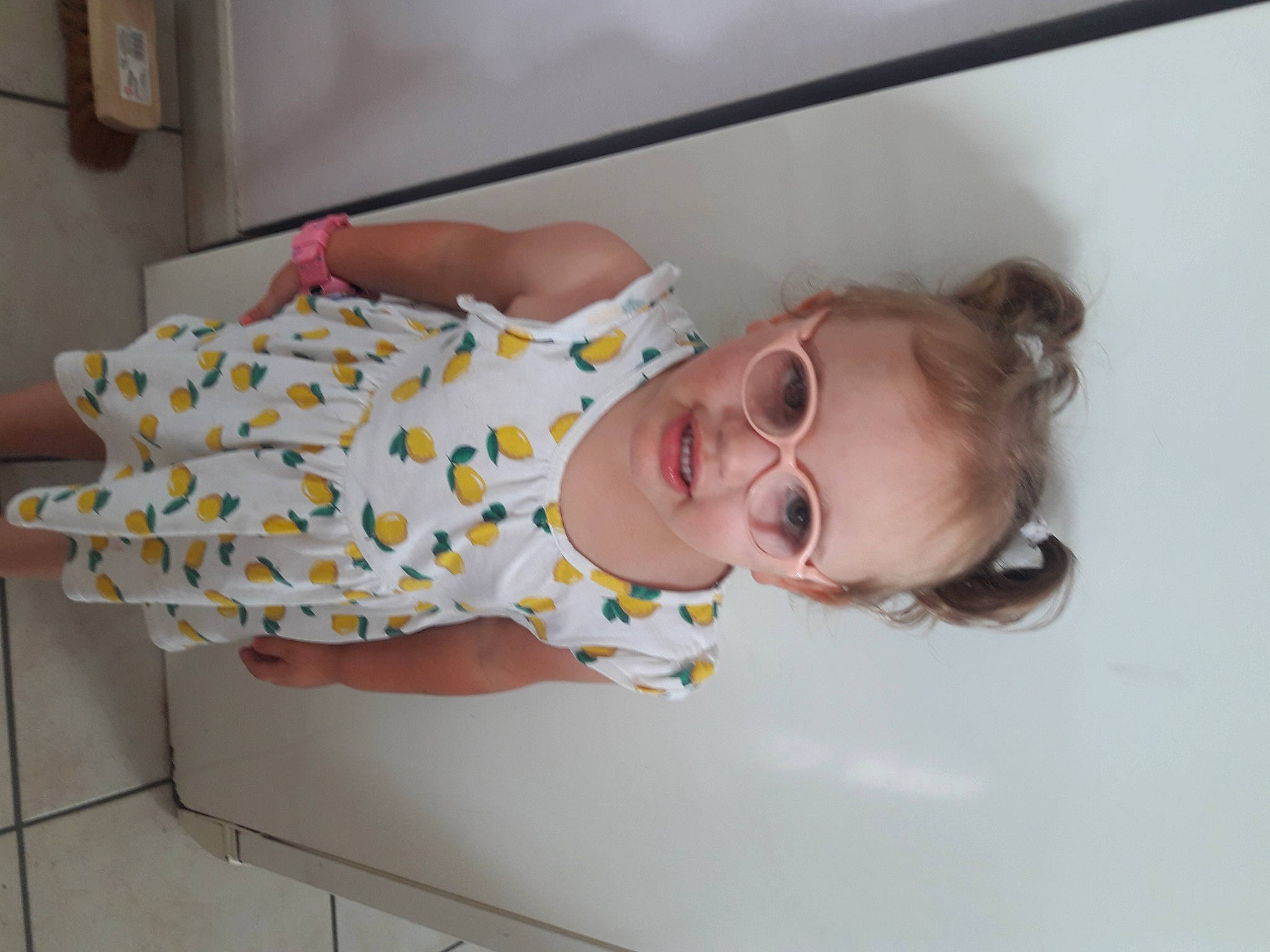 Marlay a rejoint le concours — aidez-le/la à gagner de superbes lots ! baby, baby_products, baby_safety, baby_toddler_clothing, child, cleanliness, comfort, flooring, goggles, person, room, sleeve, sunglasses, toddler