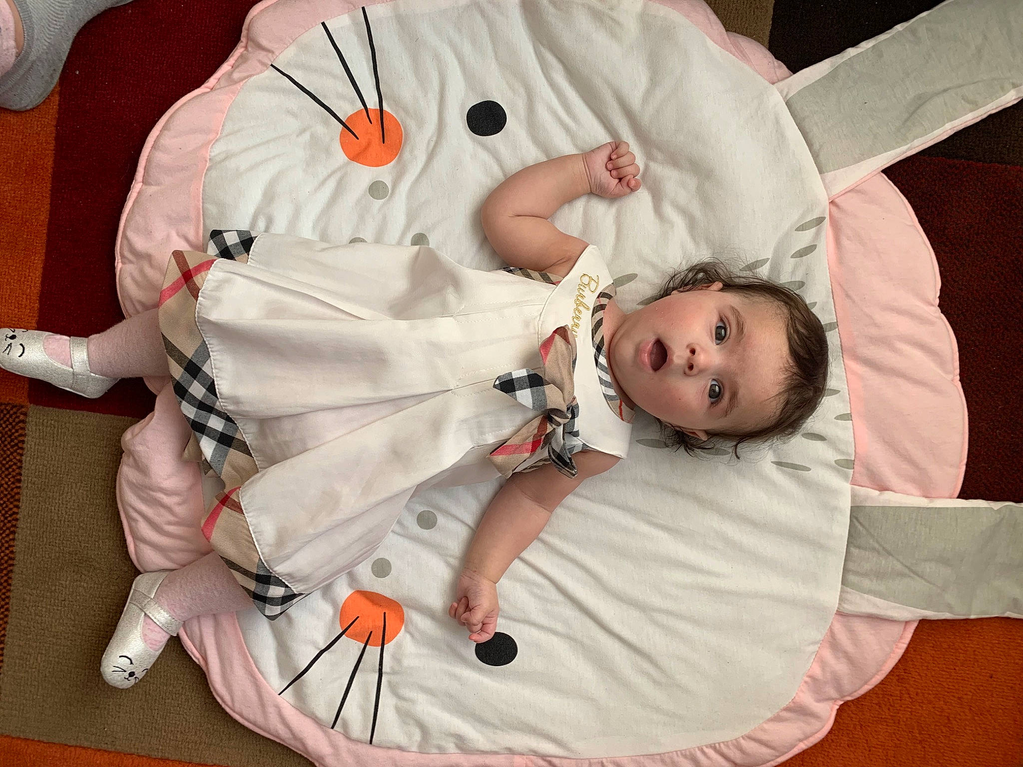 Lou participe au concours pour gagner de l'argent avec cette photo : baby, baby_products, cheek, child, person, product, room, surprise, toddler