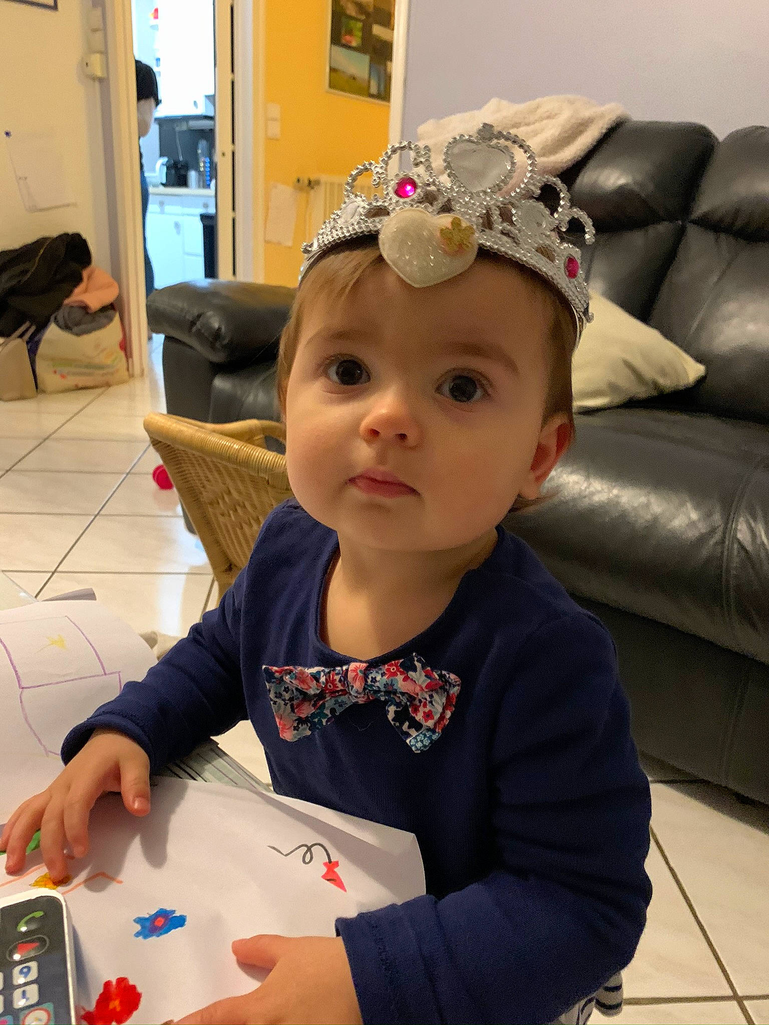 Léonie participe au concours pour gagner de l'argent avec cette photo : baby, child, ear, fashion_accessory, hair_accessory, headband, headgear, headpiece, person, skin, toddler
