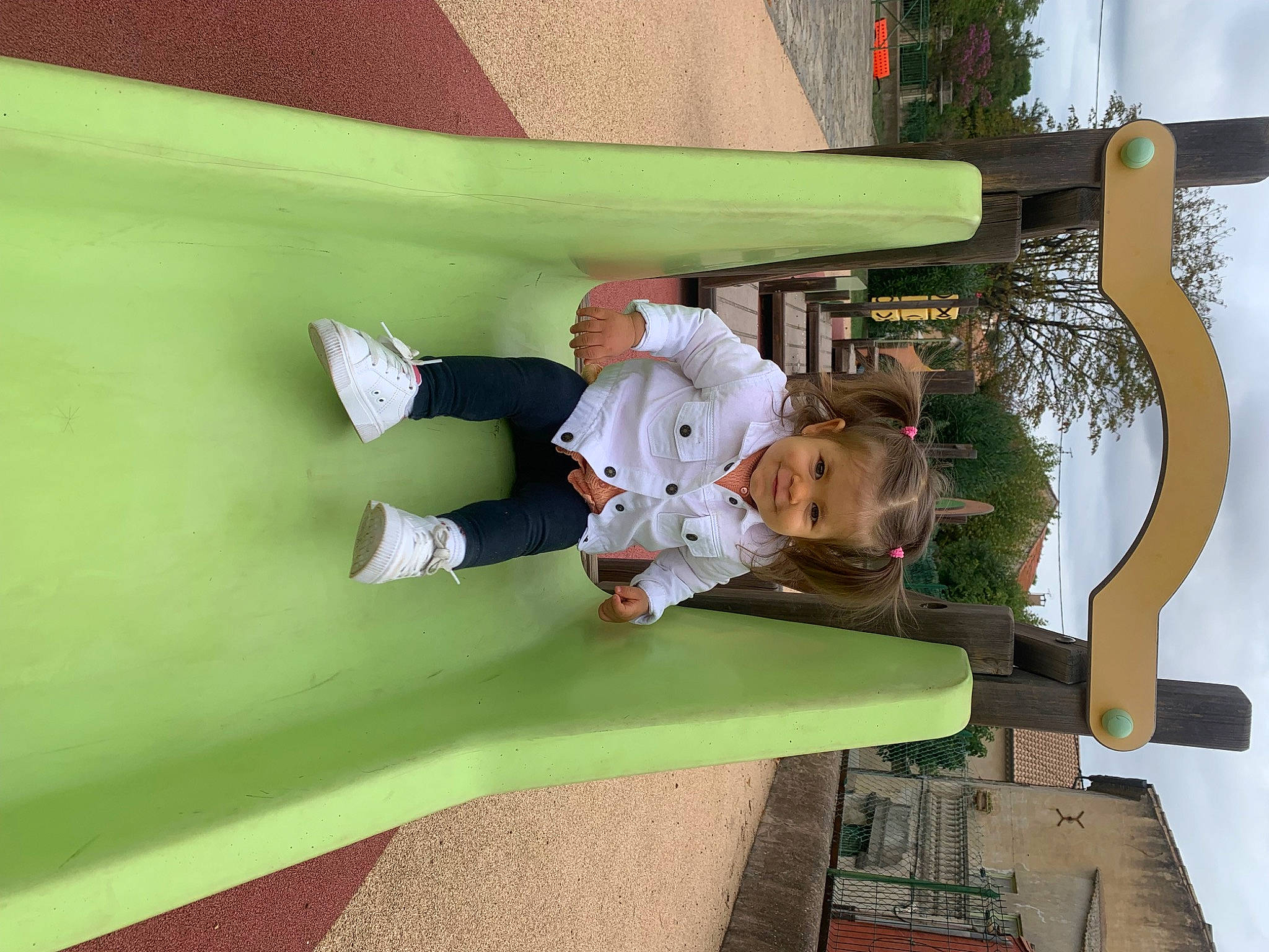 Levana participe au concours pour gagner de l'argent avec cette photo : child, fun, grass, happy, house, joy, landscape, leisure, outdoor_play_equipment, person, plant, recreation, room, toddler, tree, vacation