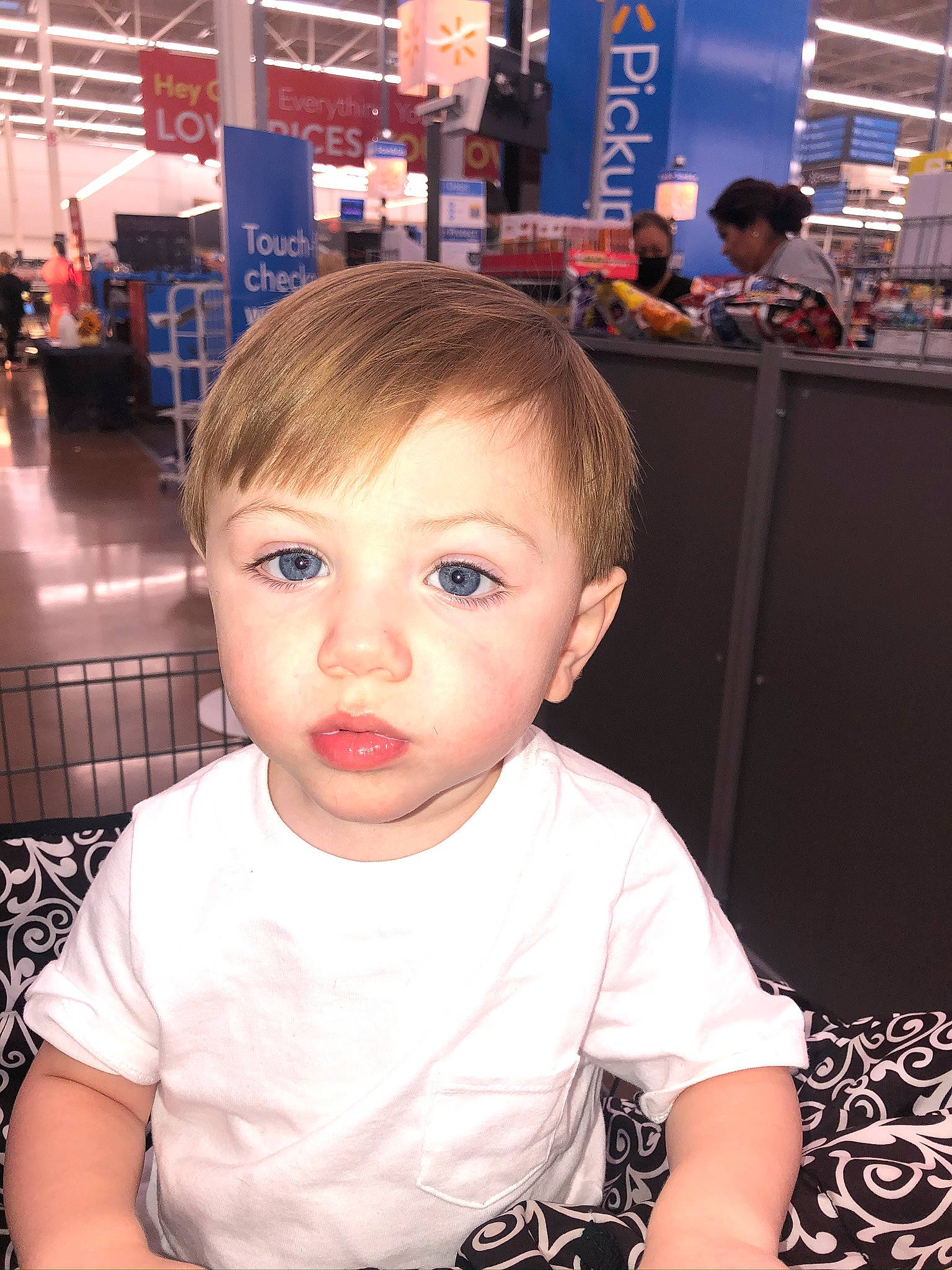 Aksel is registered to the contest to win money with this photo: baby, cheek, child, chin, ear, face, forehead, hair, hairstyle, head, person, skin, smile, snapshot, toddler, under_exposed, vacation