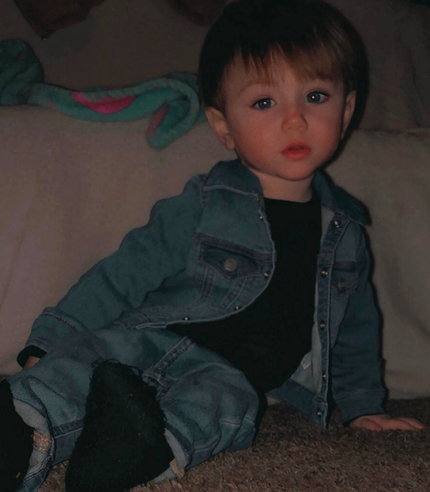 Aksel is registered to the contest to win money with this photo: cheek, child, eye, person, sitting, skin, smile, toddler