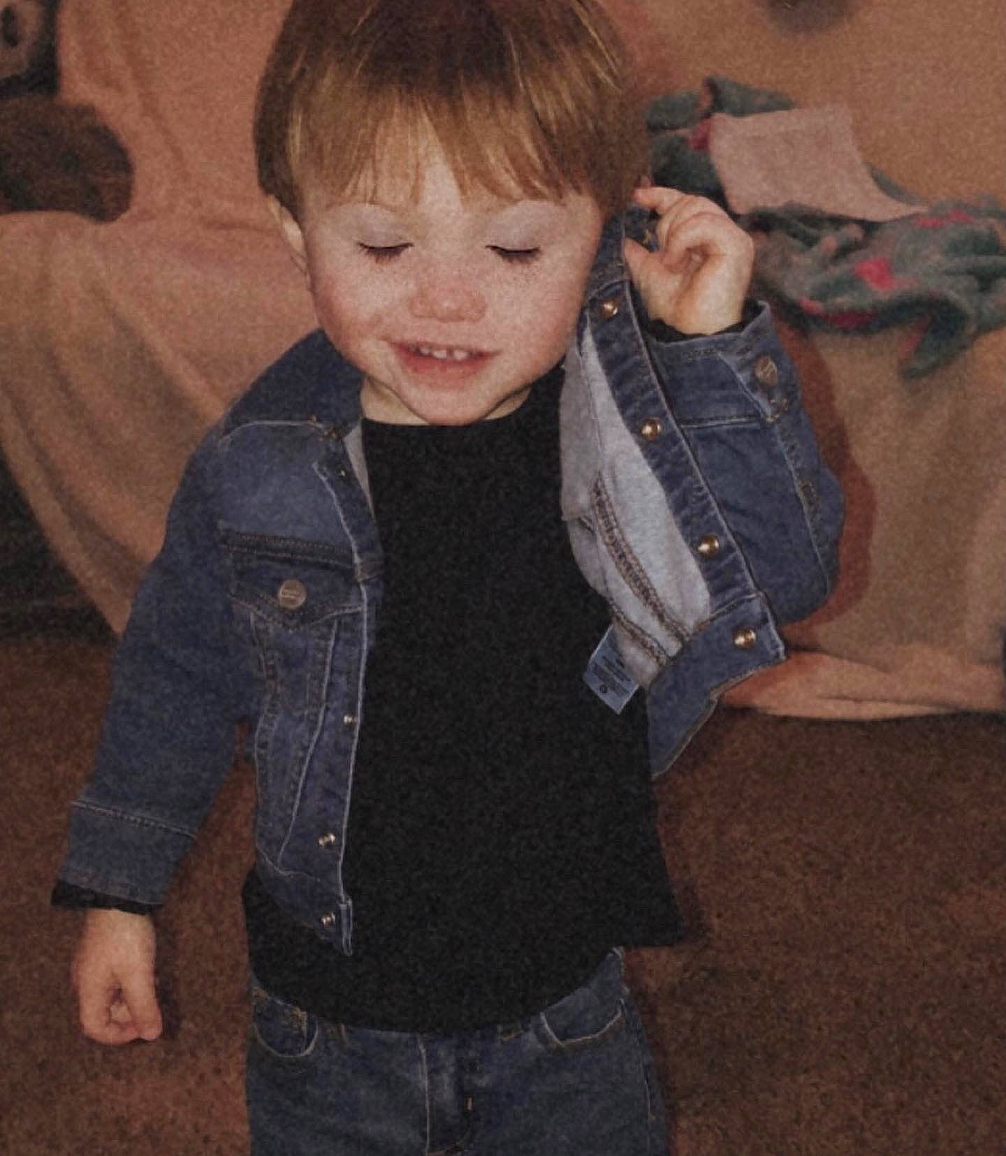 Aksel is registered to the contest to win money with this photo: blond, cheek, child, denim, family, fun, iris, jacket, jeans, joy, outerwear, person, smile, textile, toddler