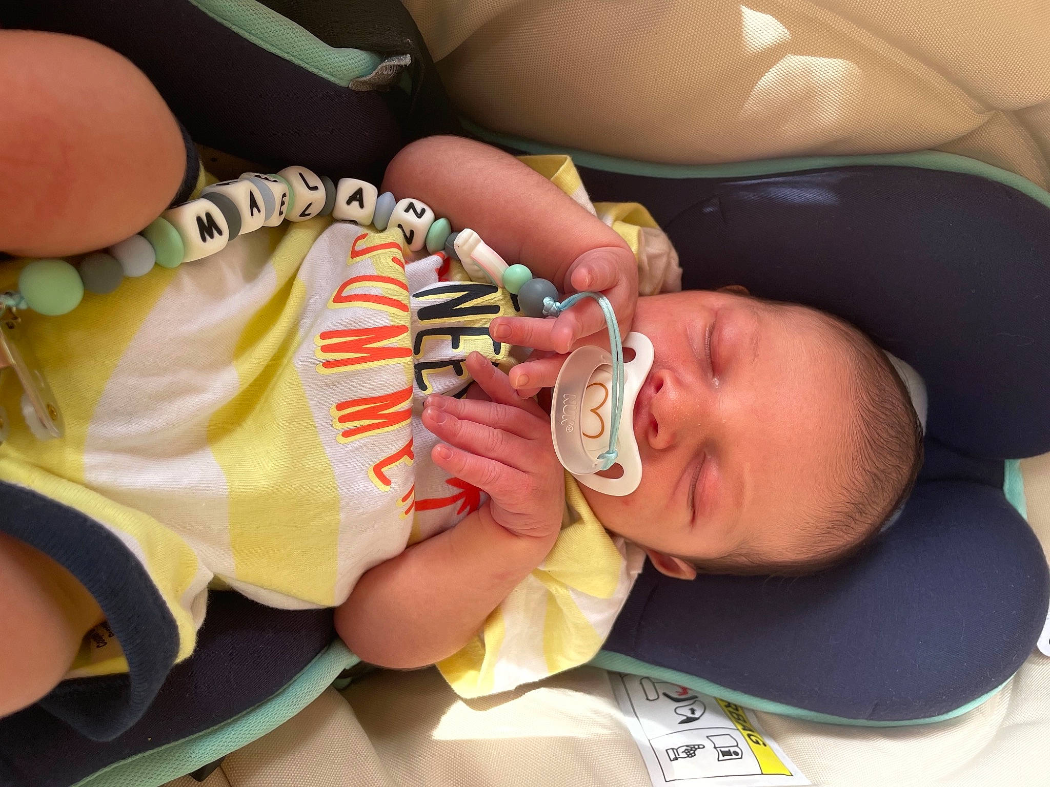 Maëlan participe au concours pour gagner de l'argent avec cette photo : baby, baby_products, baby_toddler_clothing, cheek, chest, child, eyelash, finger, gesture, happy, human_body, mouth, nail, neck, nose, person, skin, thigh, thumb, toddler