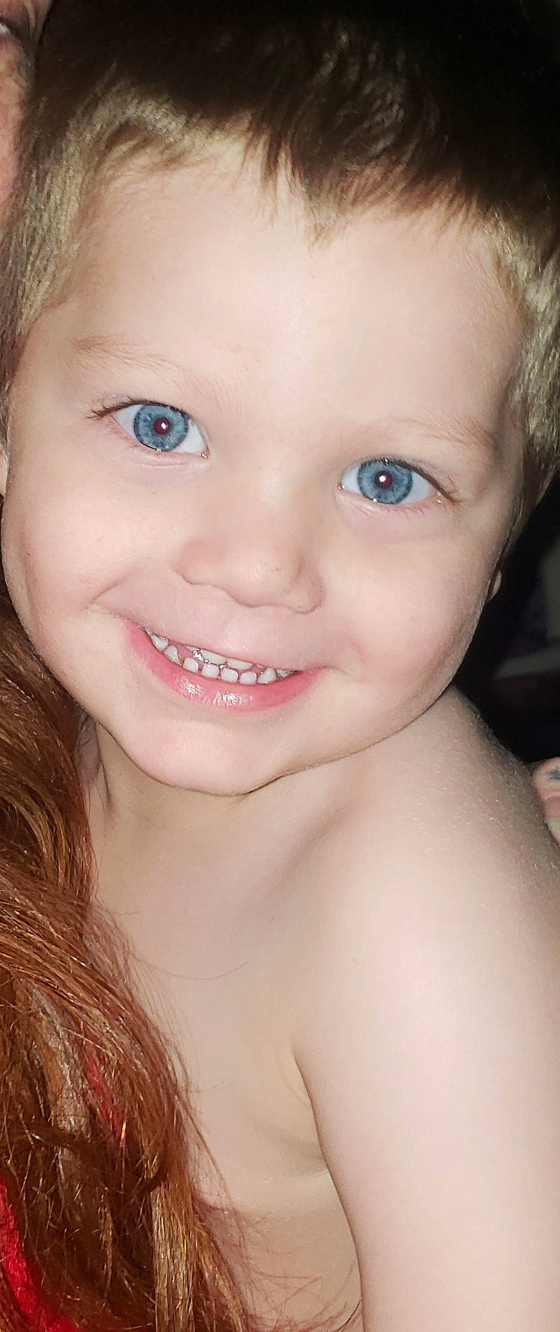 Alfie is registered to the contest to win money with this photo: baby, blonde, bodypart, clothing, cosmetics, dress, face, hair, happy, head, laughing, lipstick, mouth, person, photography, piercing, portrait, selfie, smile, teeth