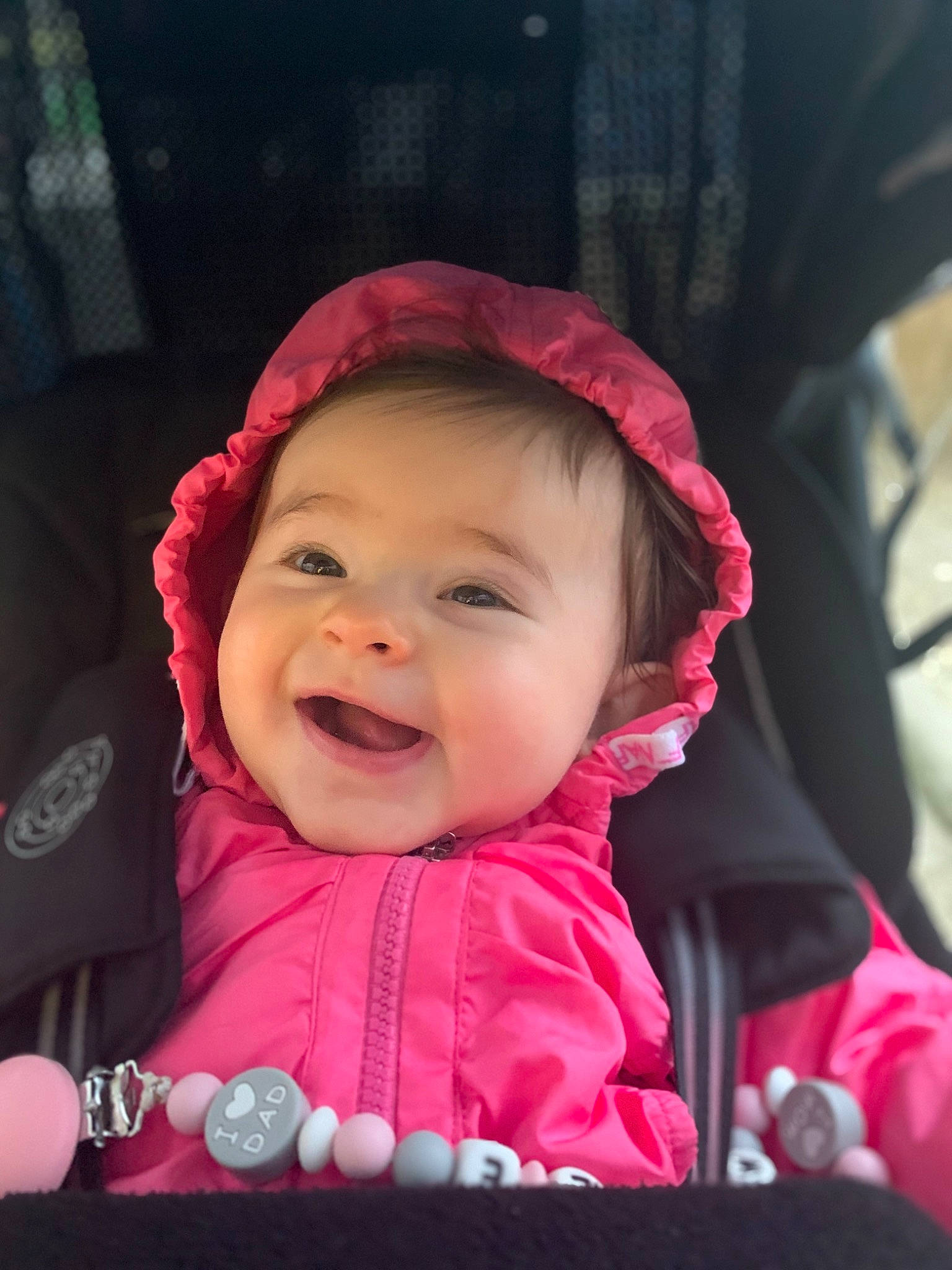 Maëlle a rejoint le concours — aidez-le/la à gagner de superbes lots ! baby, baby_carriage, baby_products, baby_toddler_clothing, cheek, comfort, gesture, happy, hat, headwear, iris, lip, magenta, mouth, nose, person, pink, purple, recreation, skin