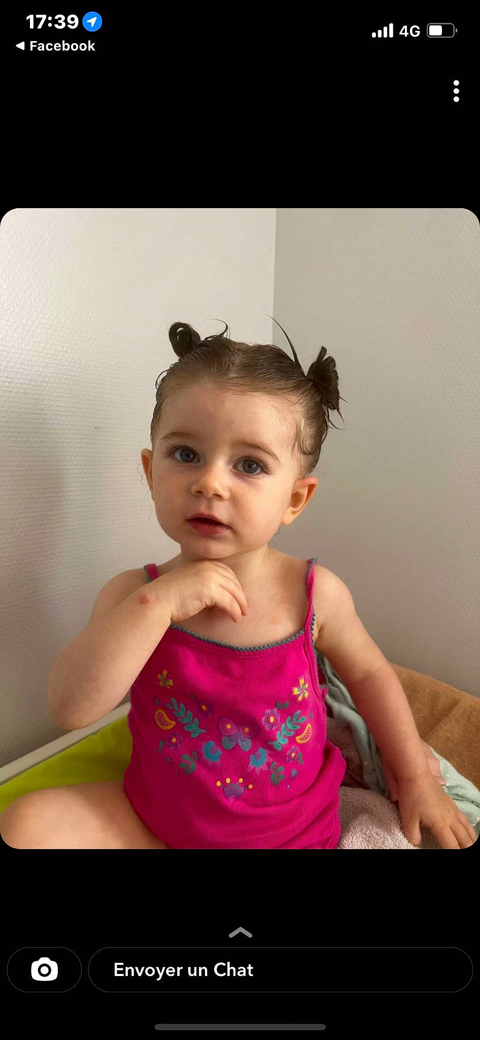 Azélya participe au concours pour gagner de l'argent avec cette photo : active_tank, baby, baby_toddler_clothing, cheek, child, eyelash, flash_photography, fun, happy, magenta, neck, person, photograph, room, sitting, sleeve, sleeveless_shirt, snapshot, stock_photography, t_shirt