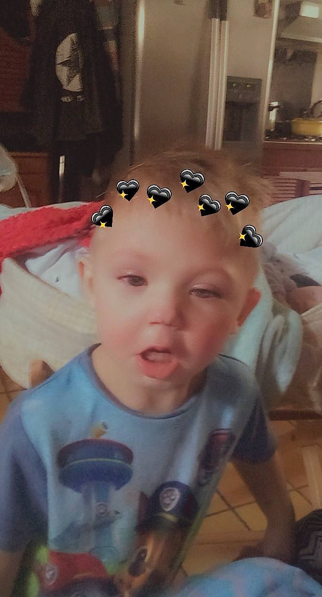 Timeo a rejoint le concours — aidez-le/la à gagner de superbes lots ! baby, baby_toddler_clothing, cheek, child, ear, eye, eyebrow, eyelash, eyewear, forehead, fun, headband, headpiece, iris, jaw, nose, person, personal_protective_equipment, skin, toddler