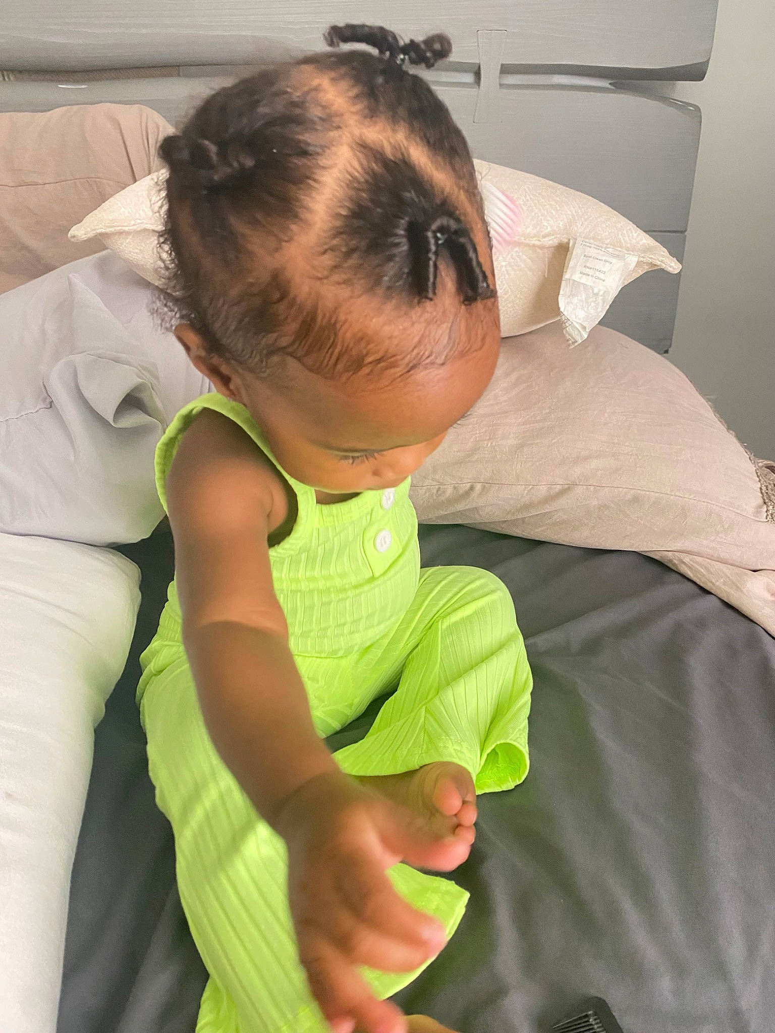Arlayah is registered to the contest to win money with this photo: baby, baby_products, baby_sleeping, baby_toddler_clothing, child, comfort, ear, elbow, eyewear, fun, gesture, glasses, happy, neck, person, room, sitting, sleeve, sunglasses, t_shirt