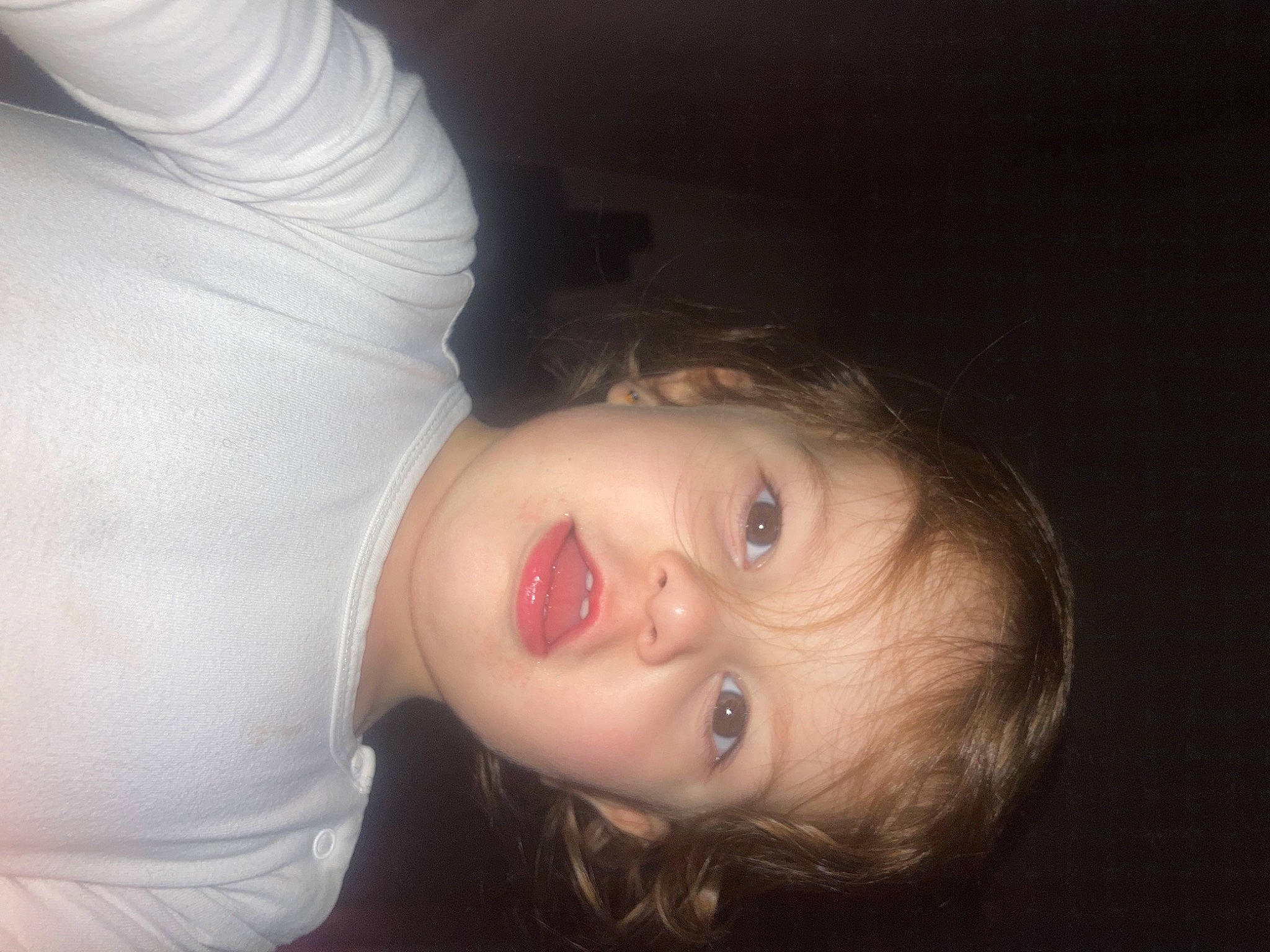 Maely a rejoint le concours — aidez-le/la à gagner de superbes lots ! baby, cheek, chin, clothing, ear, eyebrow, eyelash, flash_photography, forehead, gesture, happy, human_body, iris, jaw, lip, mouth, neck, nose, person, skin