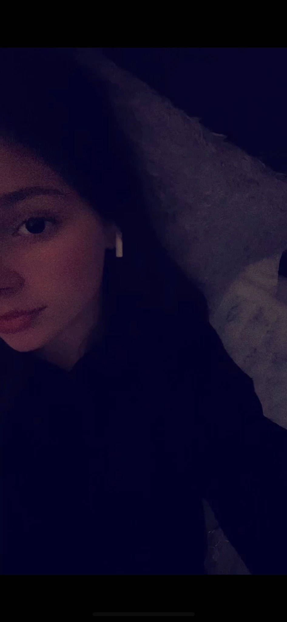 Adriana participe au concours pour gagner de l'argent avec cette photo : bangs, brown_hair, cloud, cool, darkness, electric_blue, eye, eyelash, flash_photography, fun, happy, head, jaw, lip, meteorological_phenomenon, midnight, person, self_portrait, sky, tints_and_shades