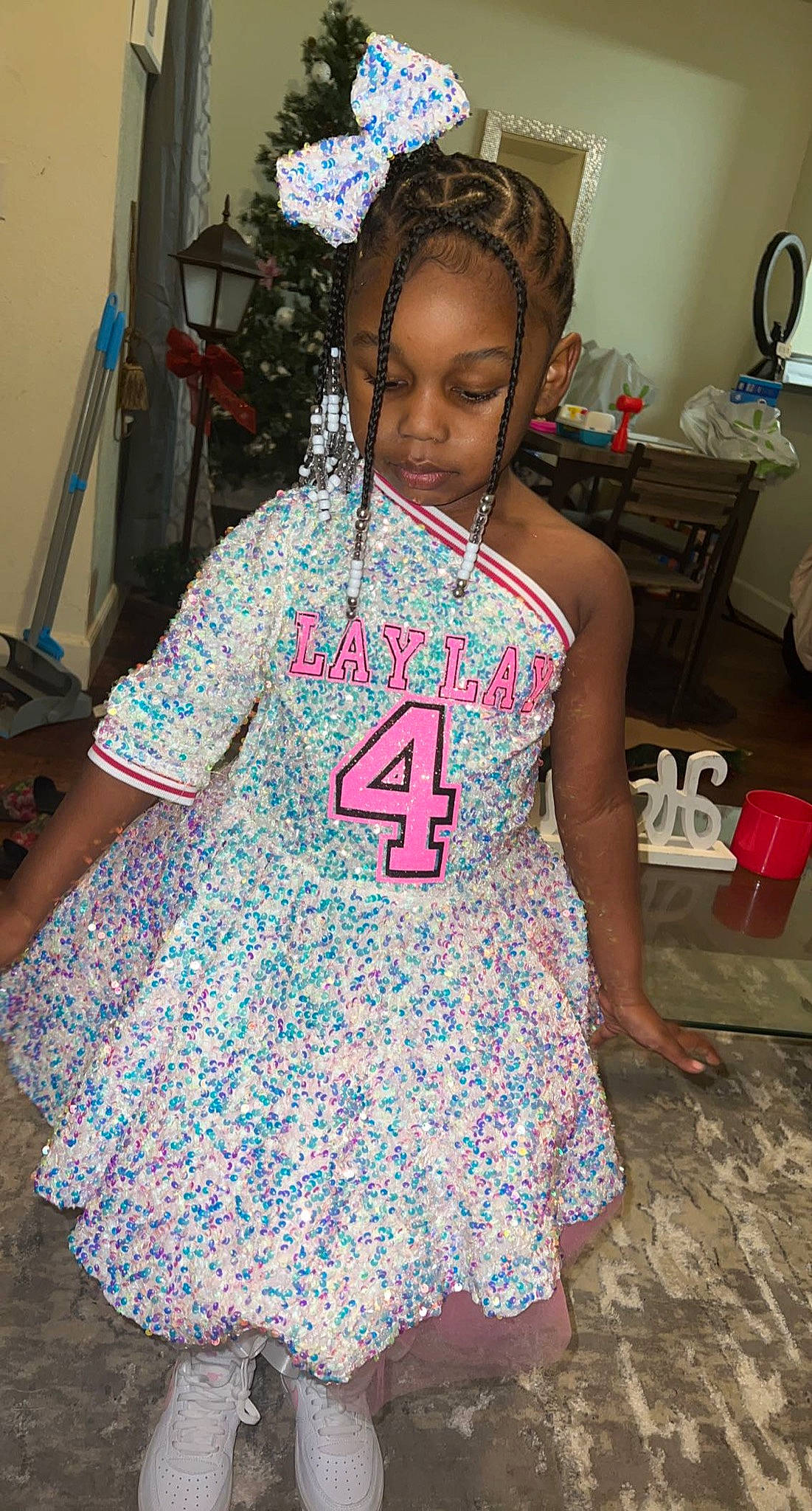 Malaysia is registered to the contest to win money with this photo: art, black_hair, earrings, electric_blue, event, eyewear, fashion_accessory, fashion_design, hair, hairstyle, head, headgear, headpiece, jewellery, magenta, necklace, pattern, person, sleeve, t_shirt