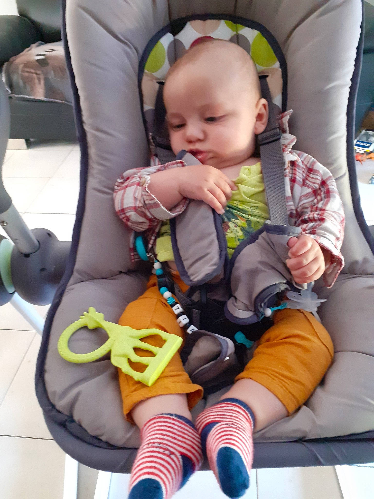 Tiago a rejoint le concours — aidez-le/la à gagner de superbes lots ! baby, baby_carriage, baby_in_car_seat, baby_products, car_seat, child, comfort, person, product, toddler